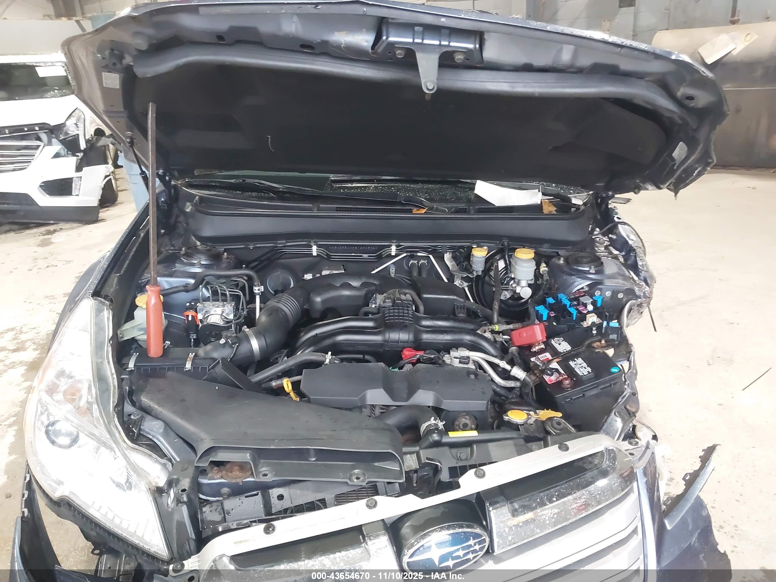 SUBARU OUTBACK image 10