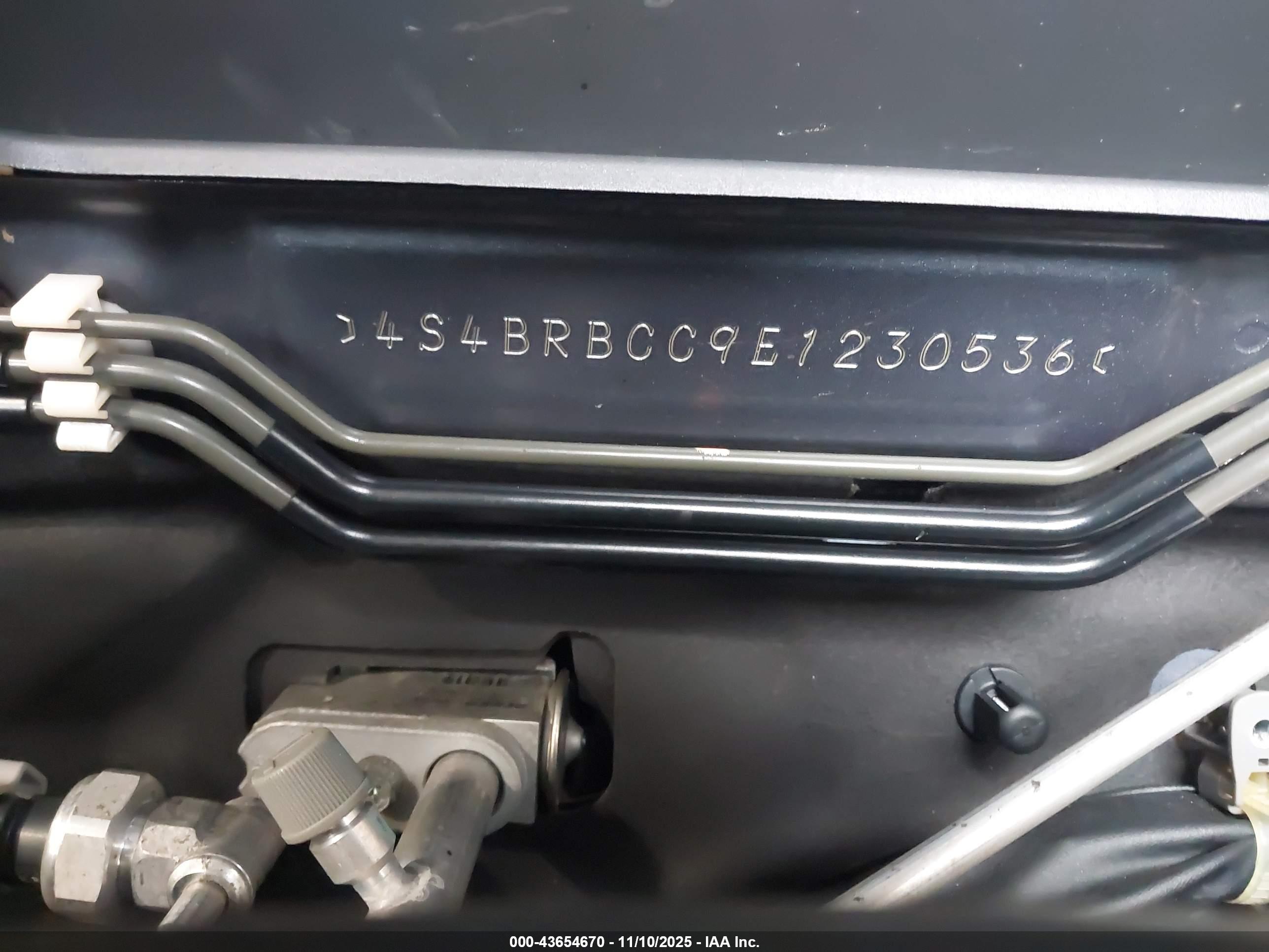 SUBARU OUTBACK image 9