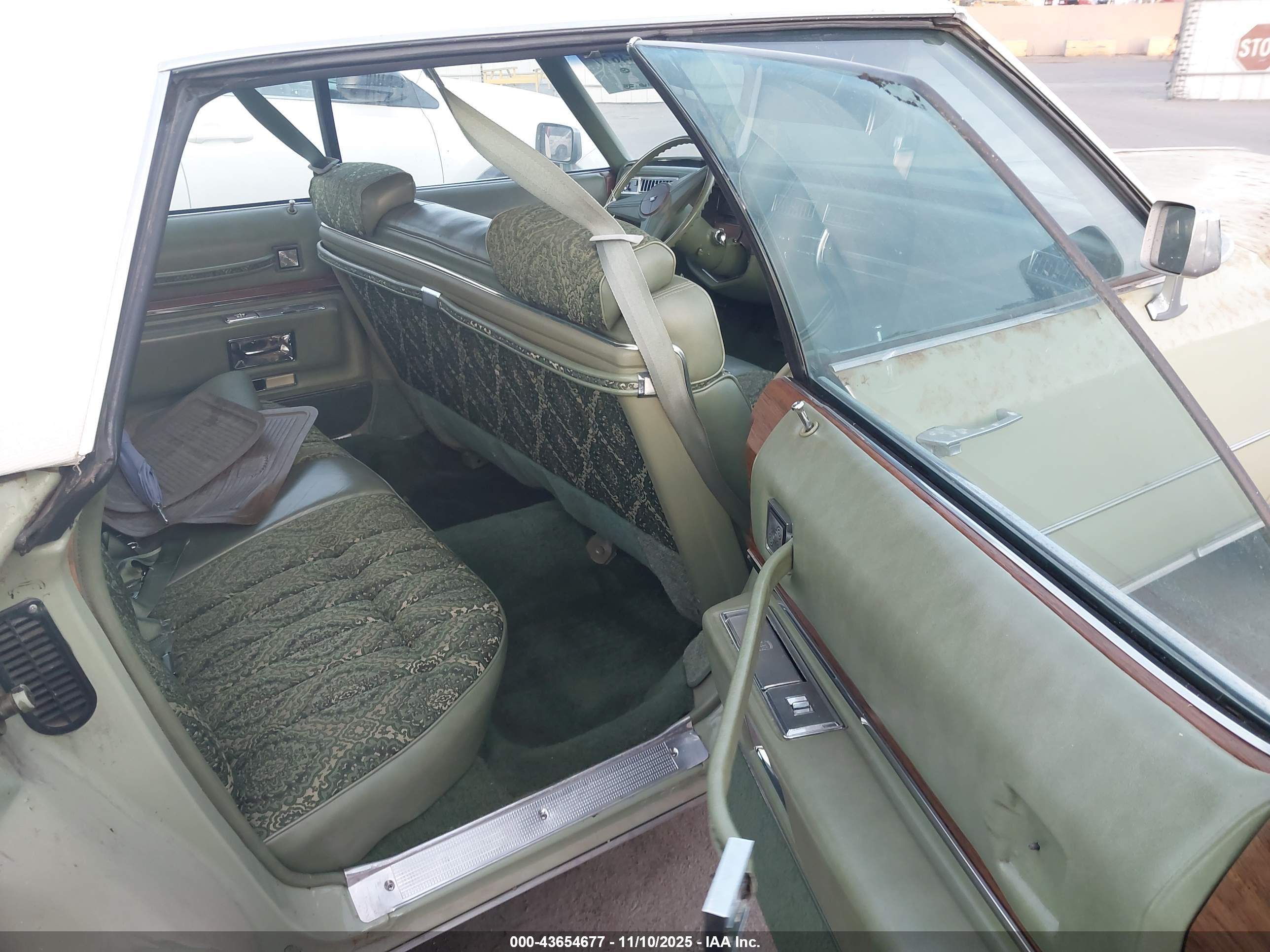 CADILLAC DEVILLE image 8