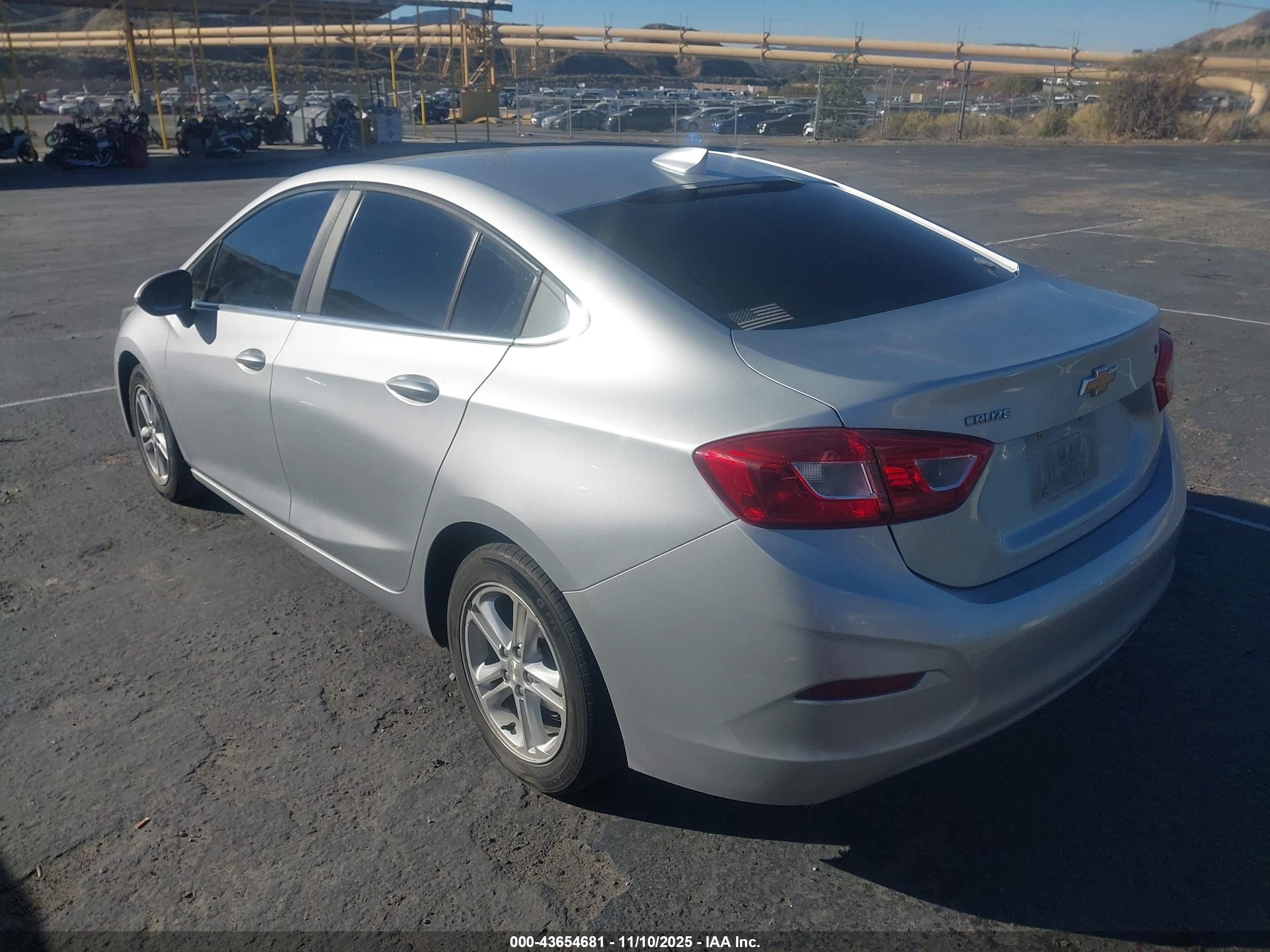 CHEVROLET CRUZE image 3