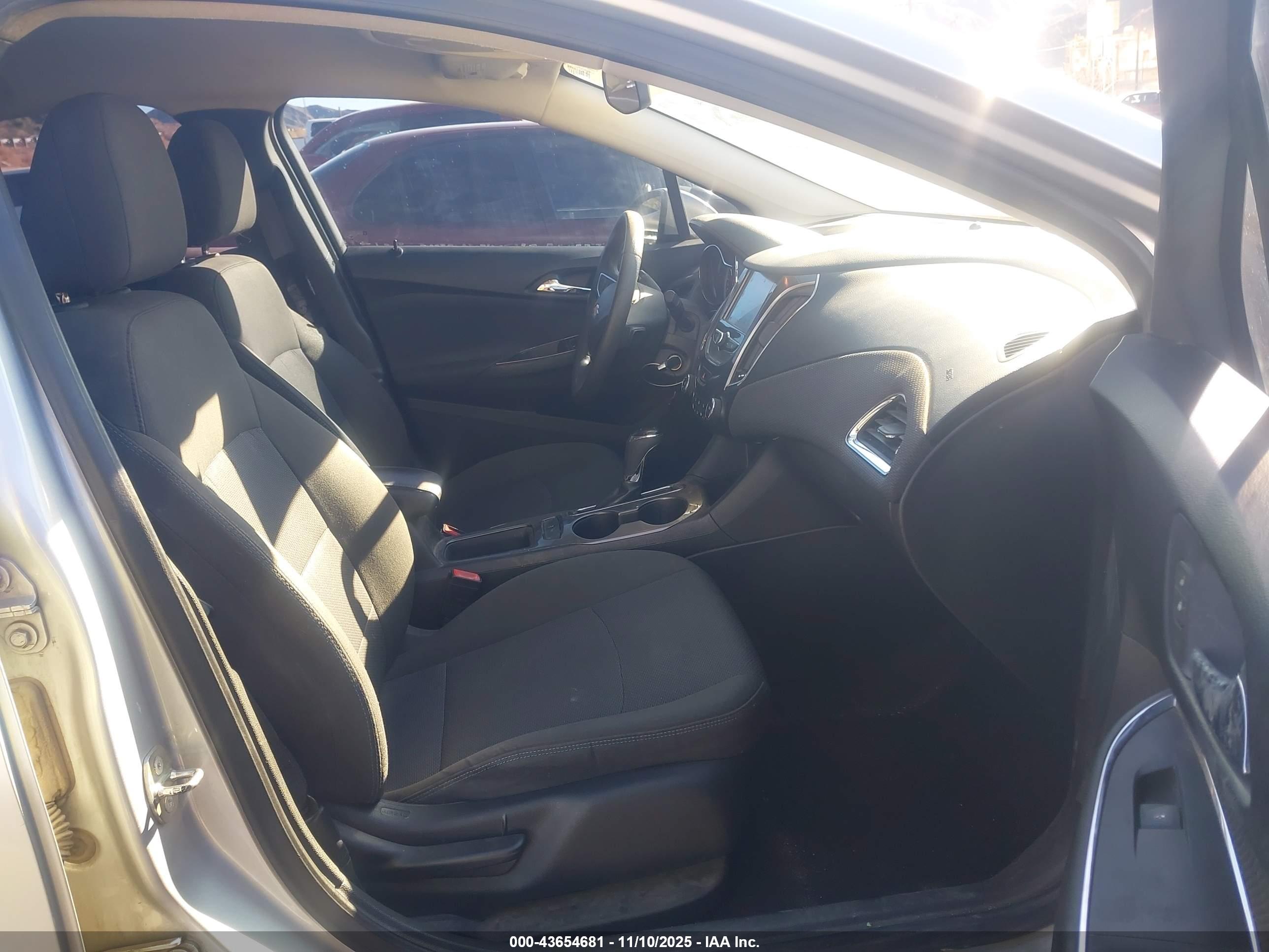 CHEVROLET CRUZE image 5