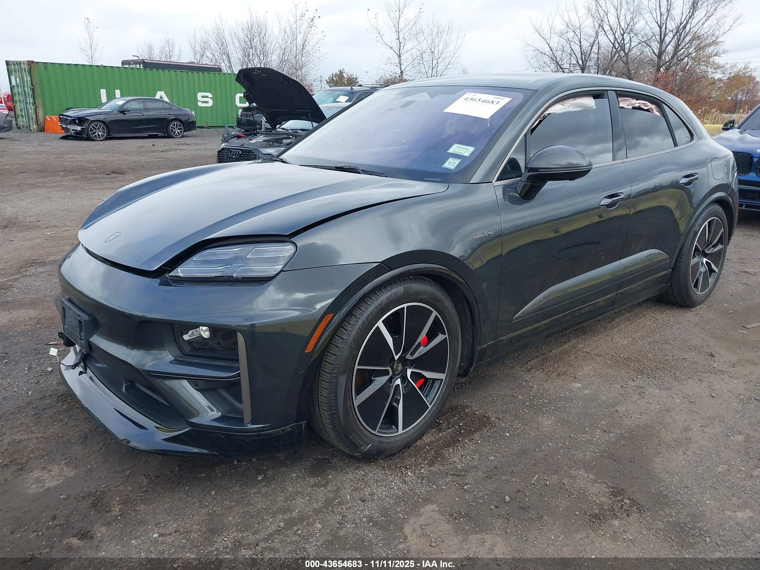 PORSCHE MACAN image 2