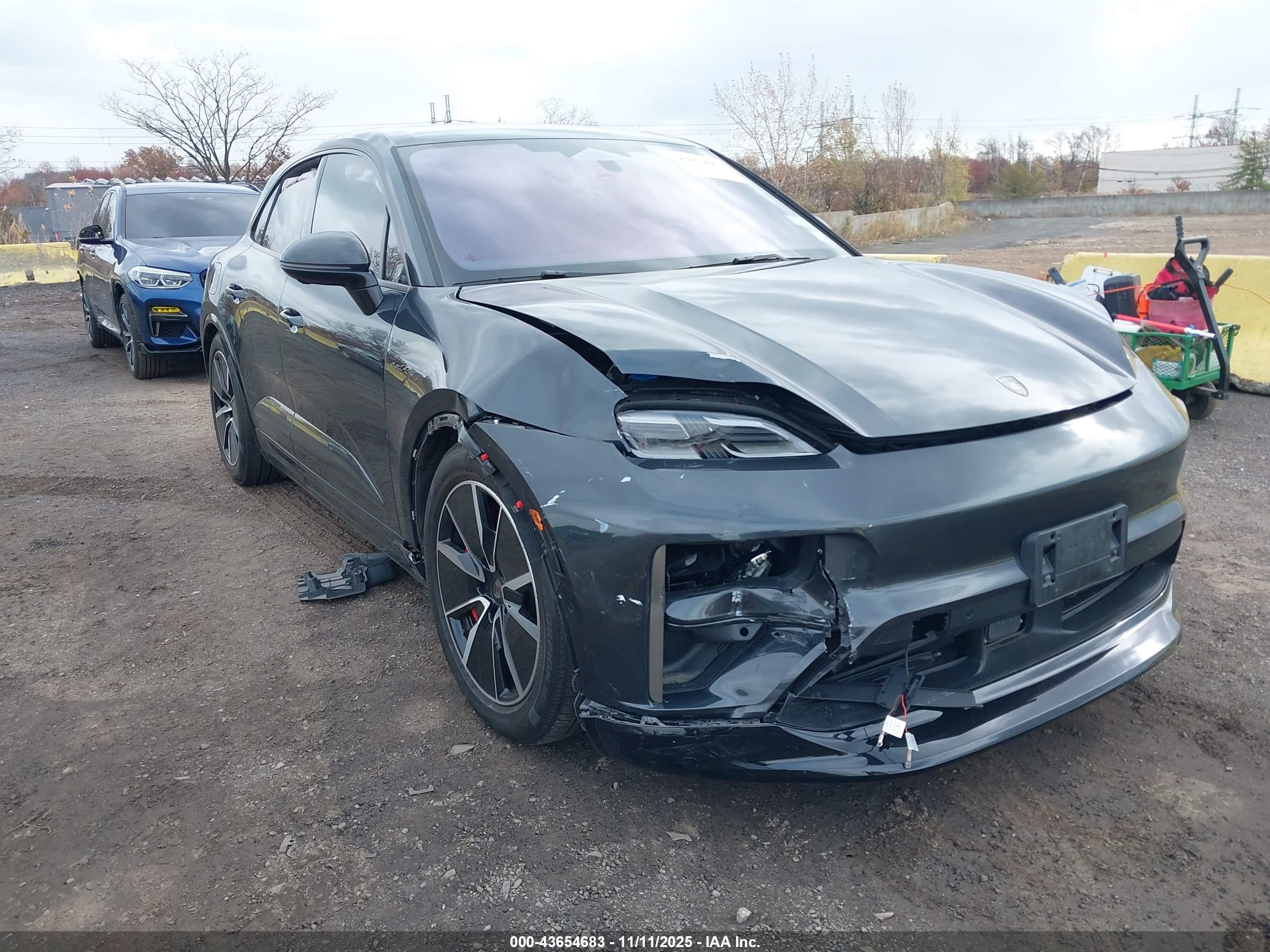 PORSCHE MACAN image 6