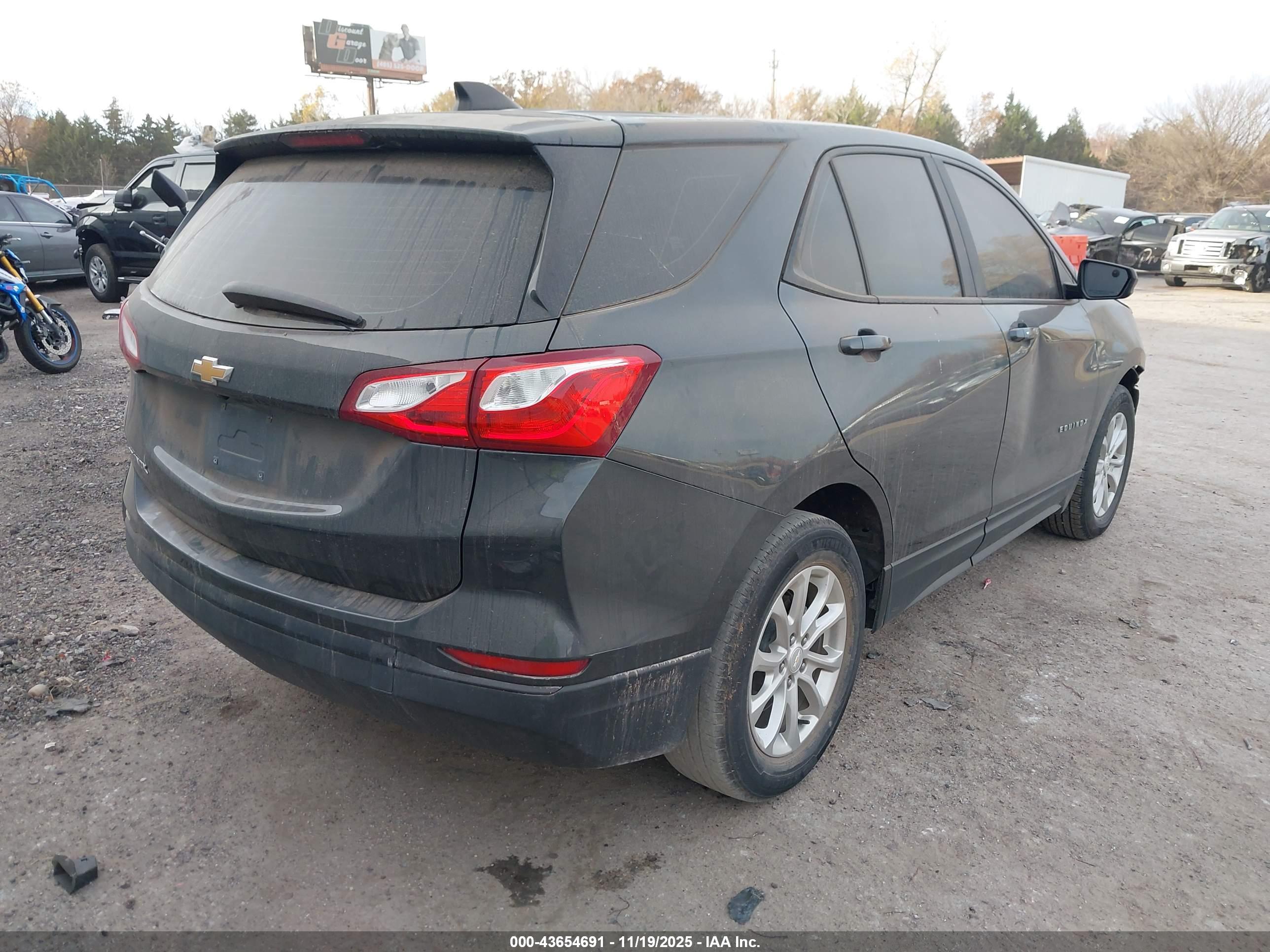 CHEVROLET EQUINOX image 4