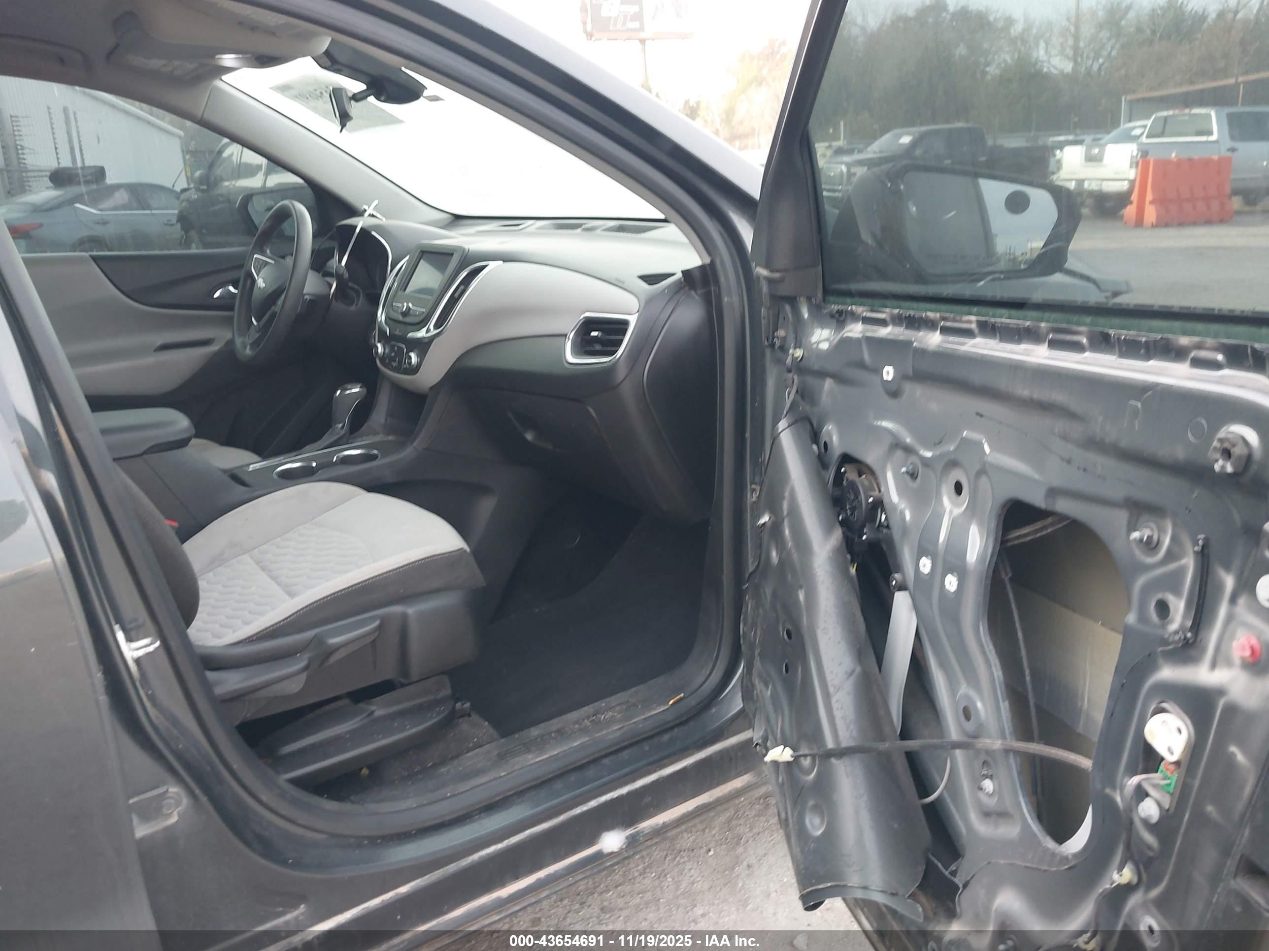 CHEVROLET EQUINOX image 5