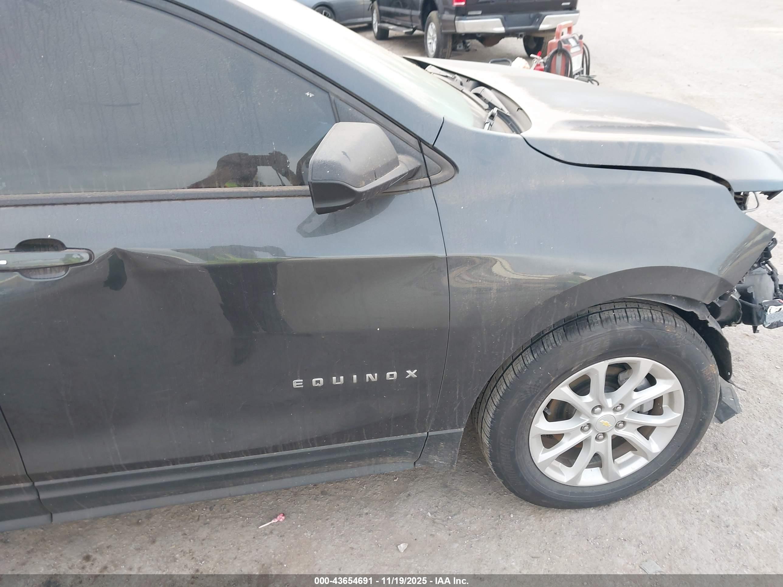 CHEVROLET EQUINOX image 6