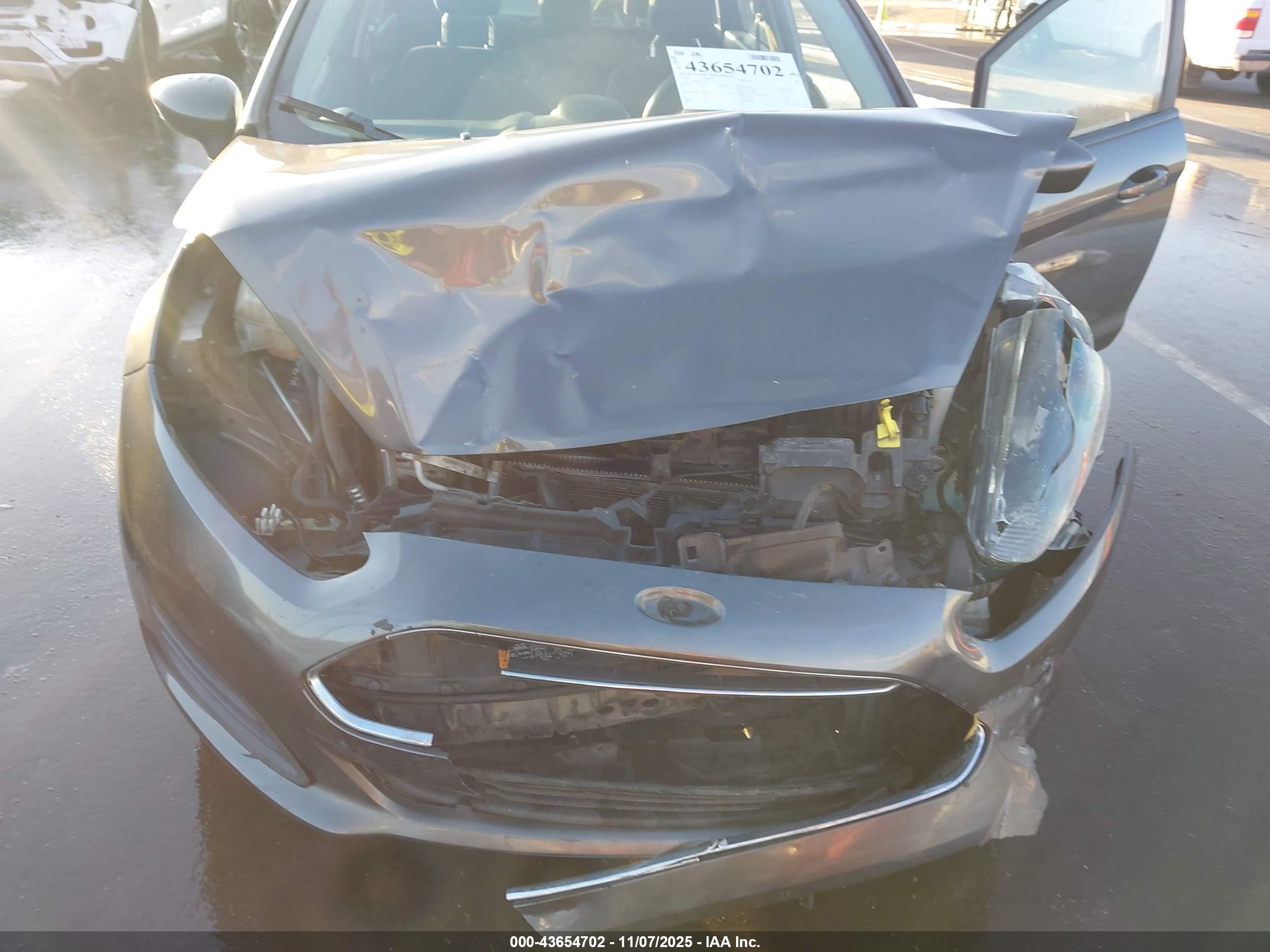 FORD FIESTA image 6