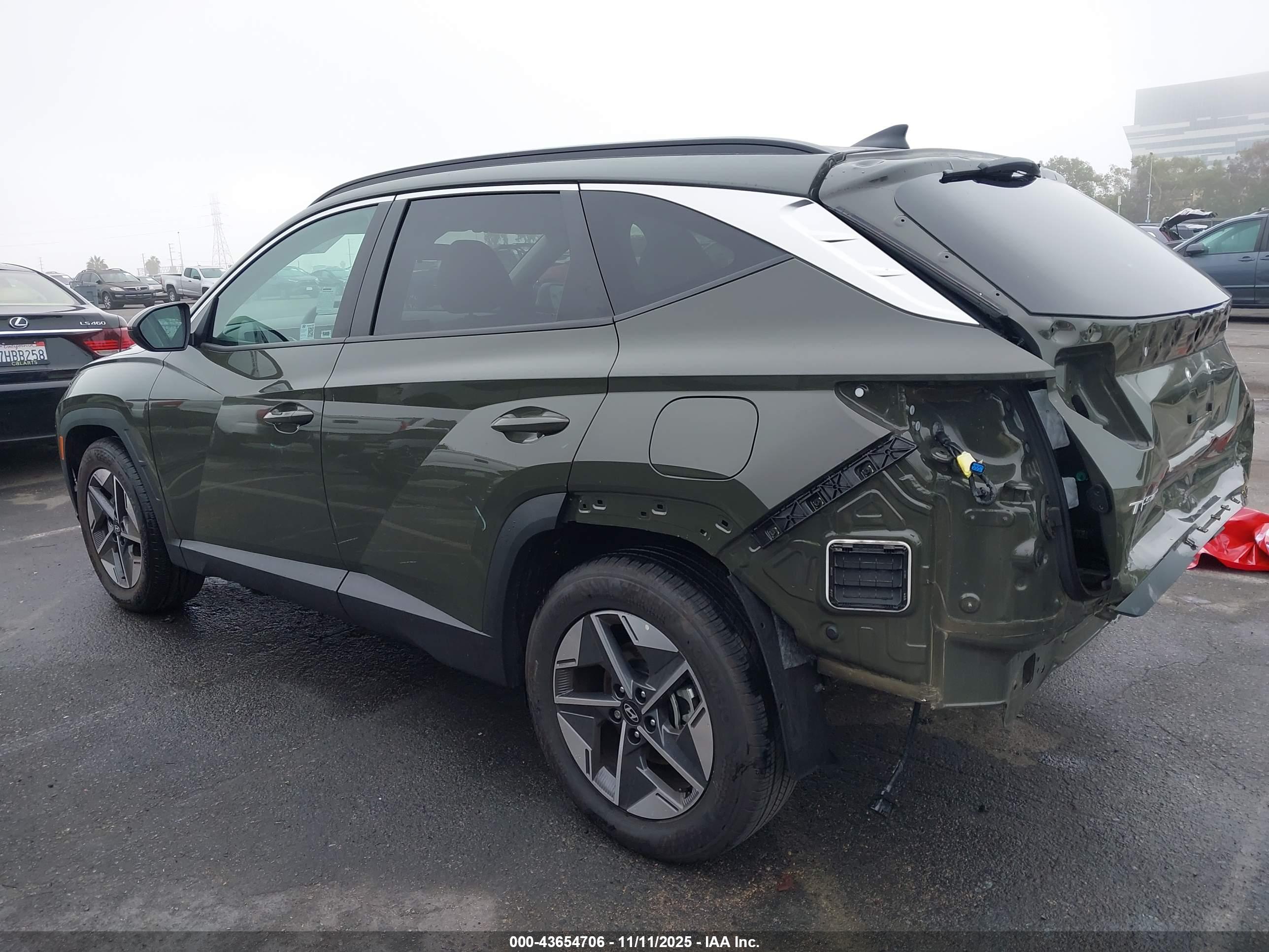 HYUNDAI TUCSON image 3