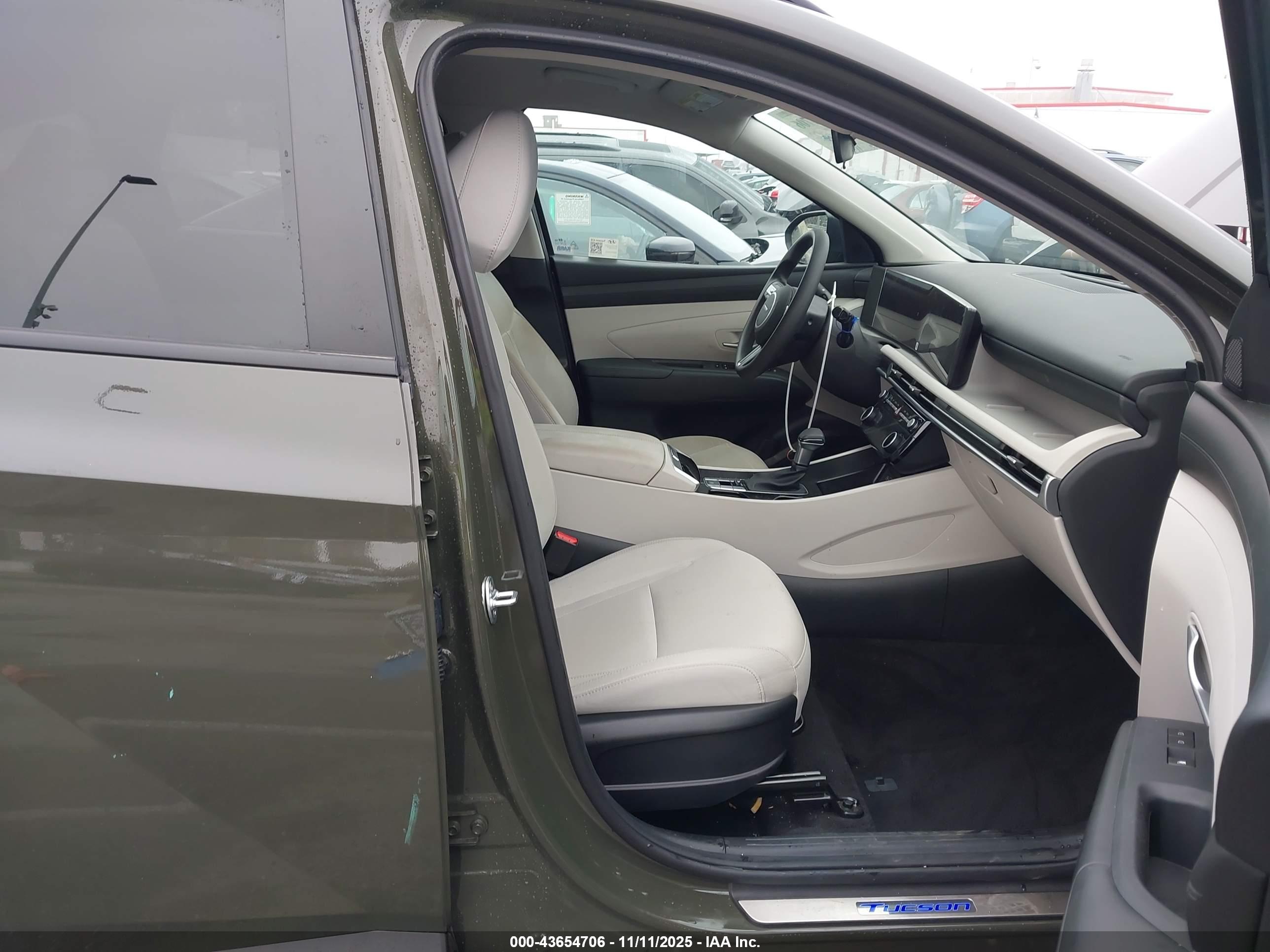 HYUNDAI TUCSON image 5
