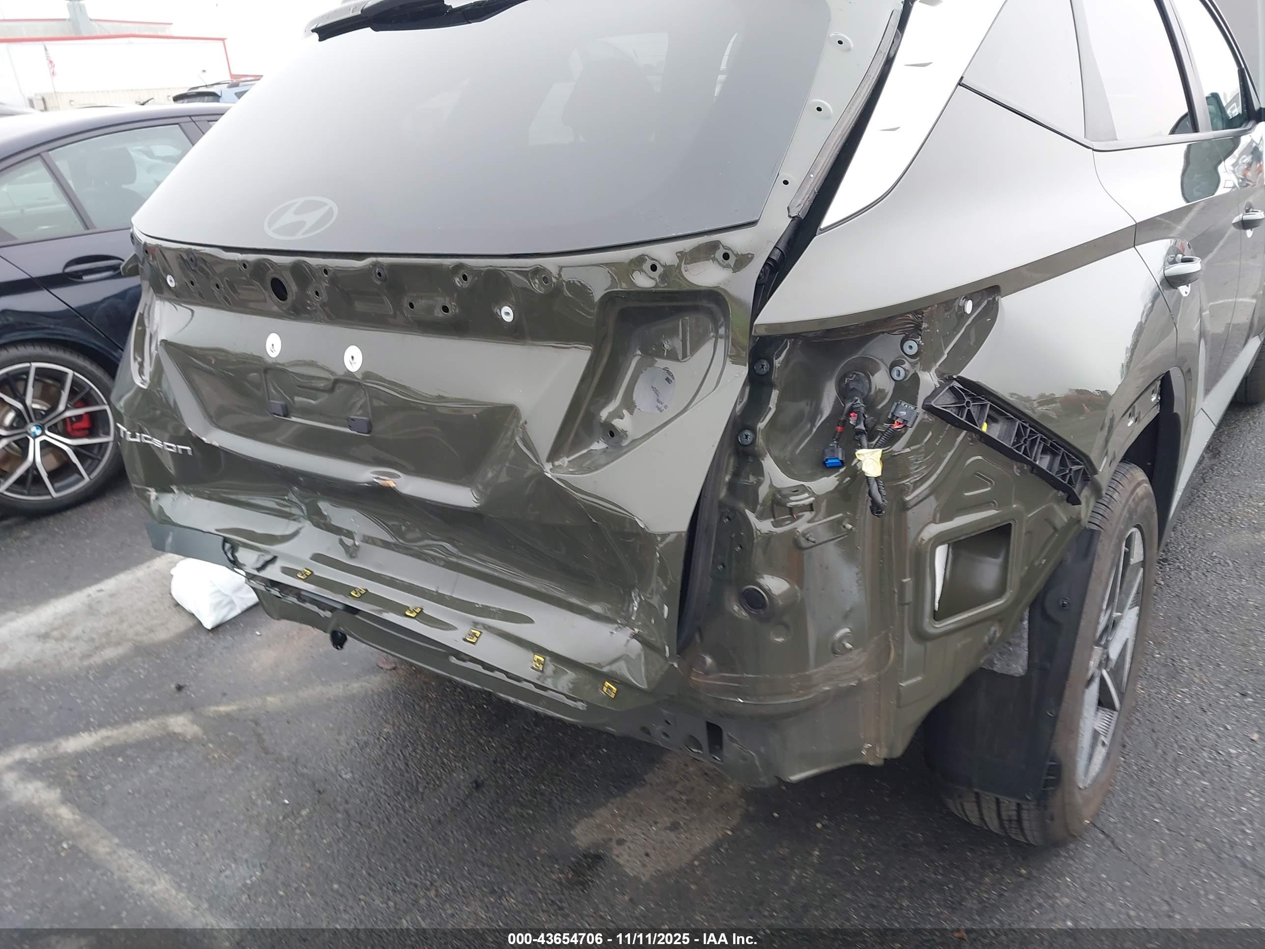 HYUNDAI TUCSON image 6