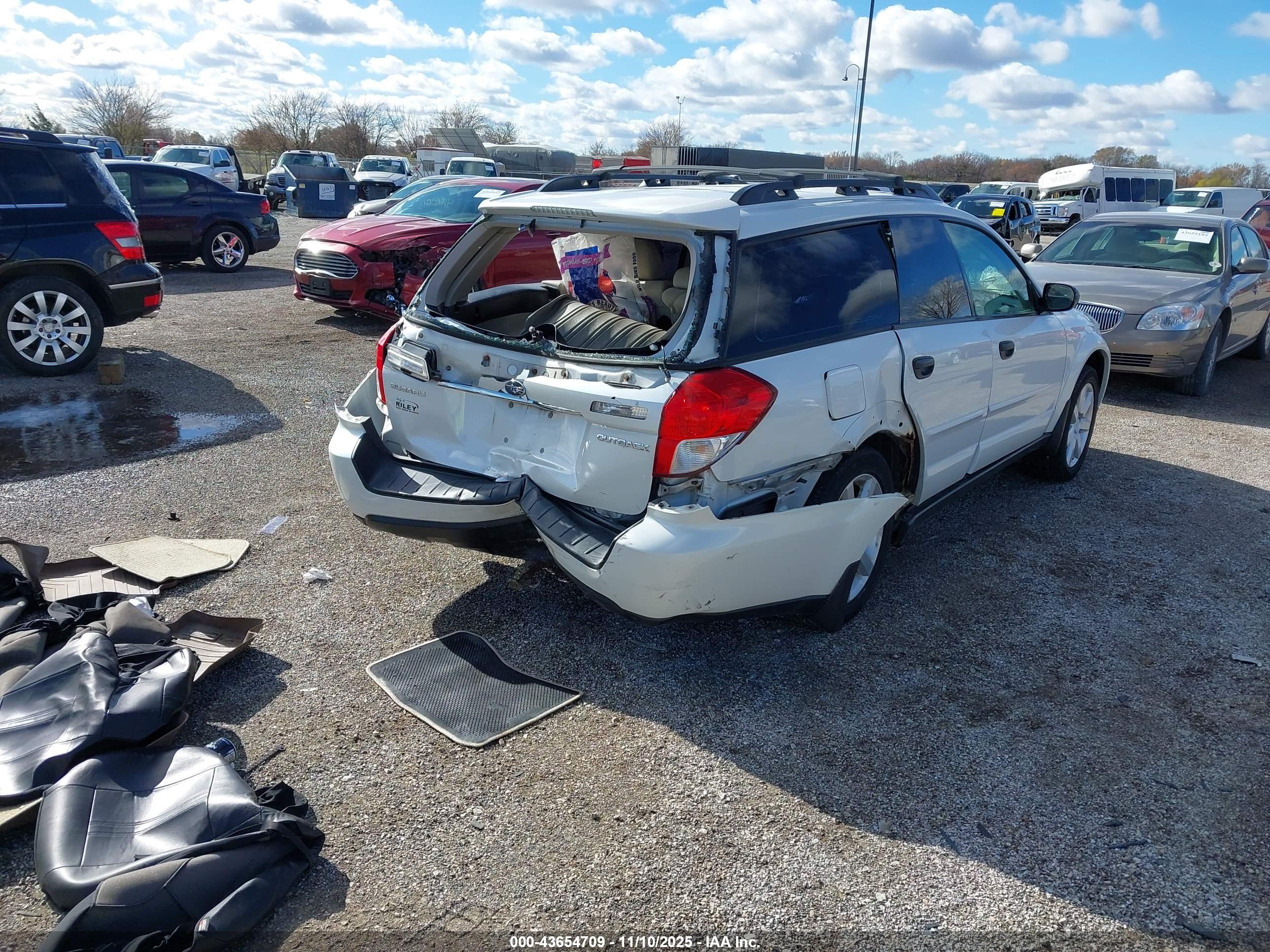 SUBARU OUTBACK image 4