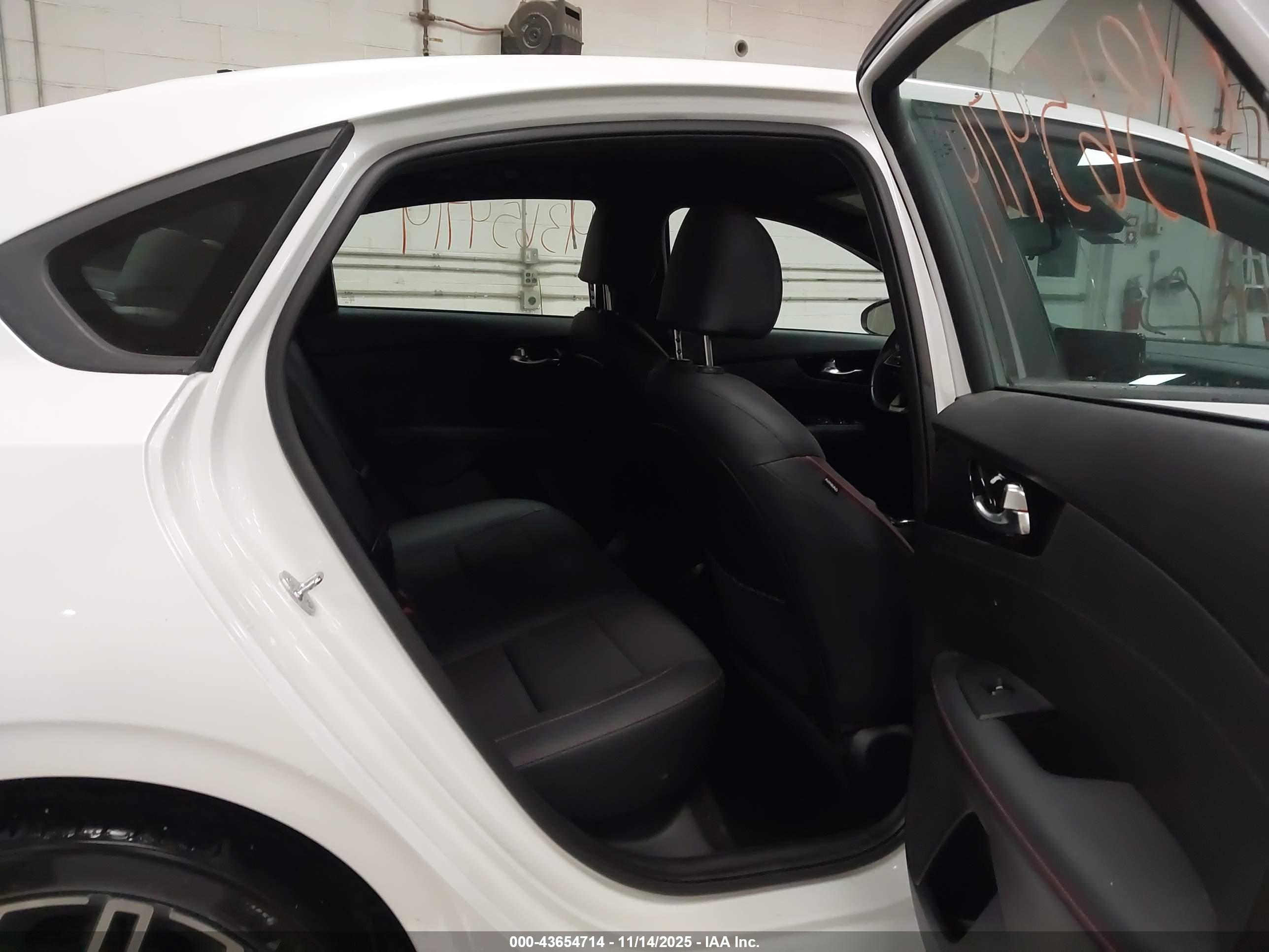 KIA FORTE image 8