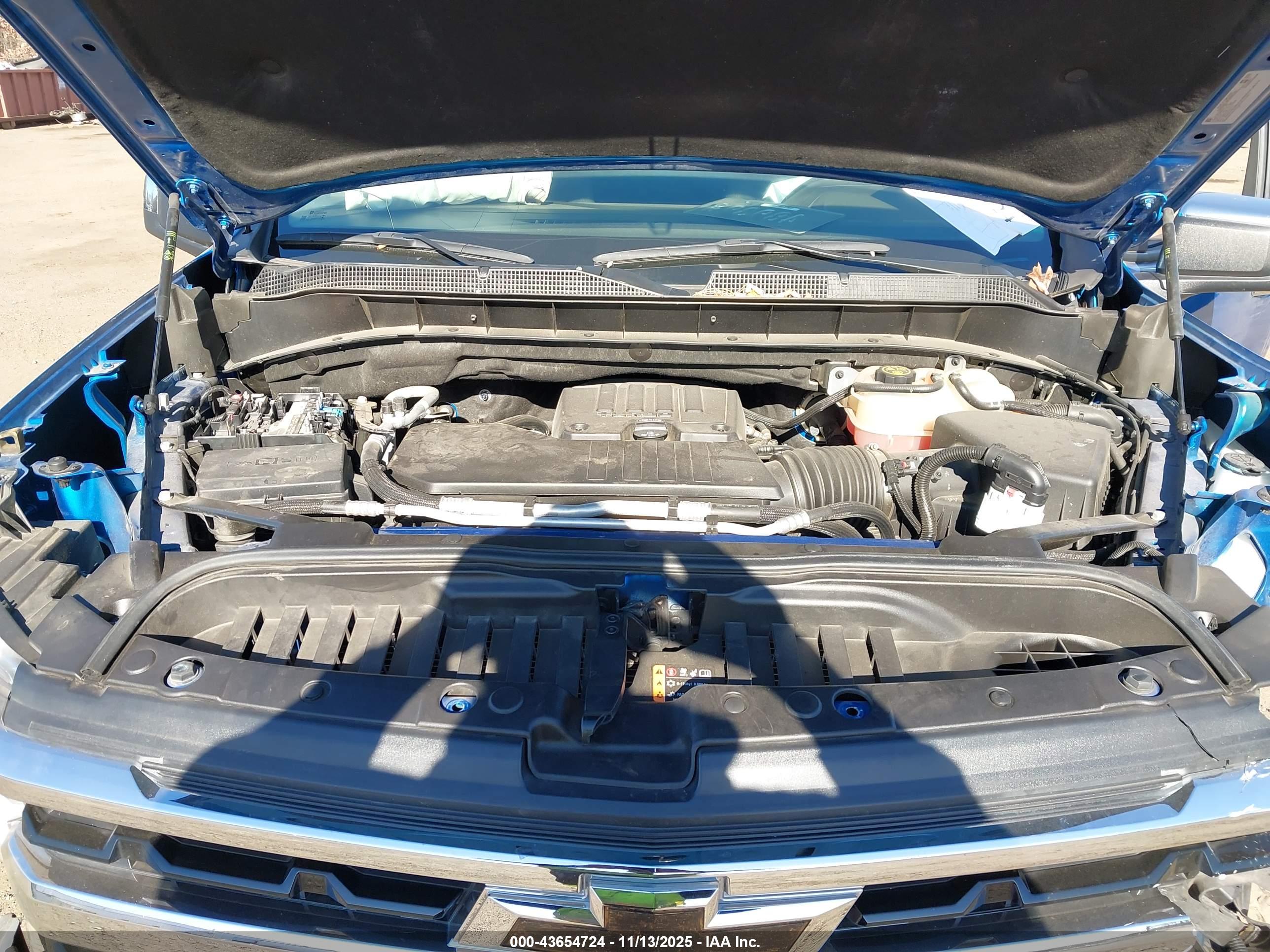 CHEVROLET SILVERADO image 10