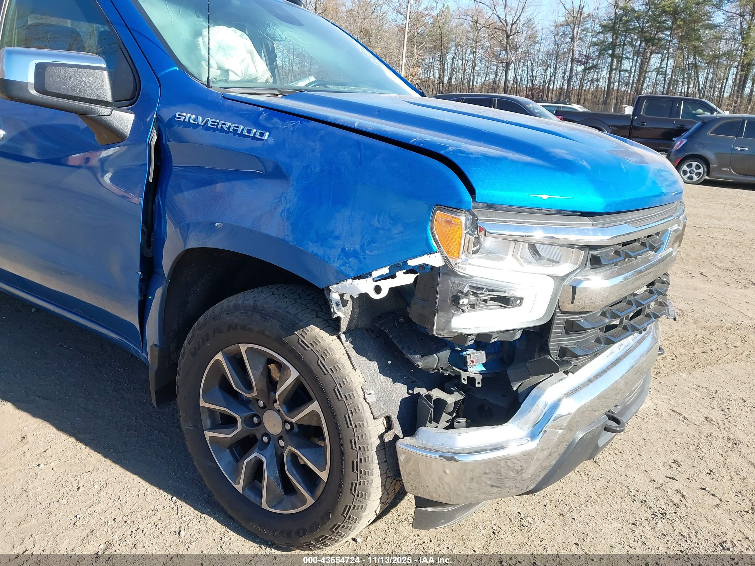 CHEVROLET SILVERADO image 6