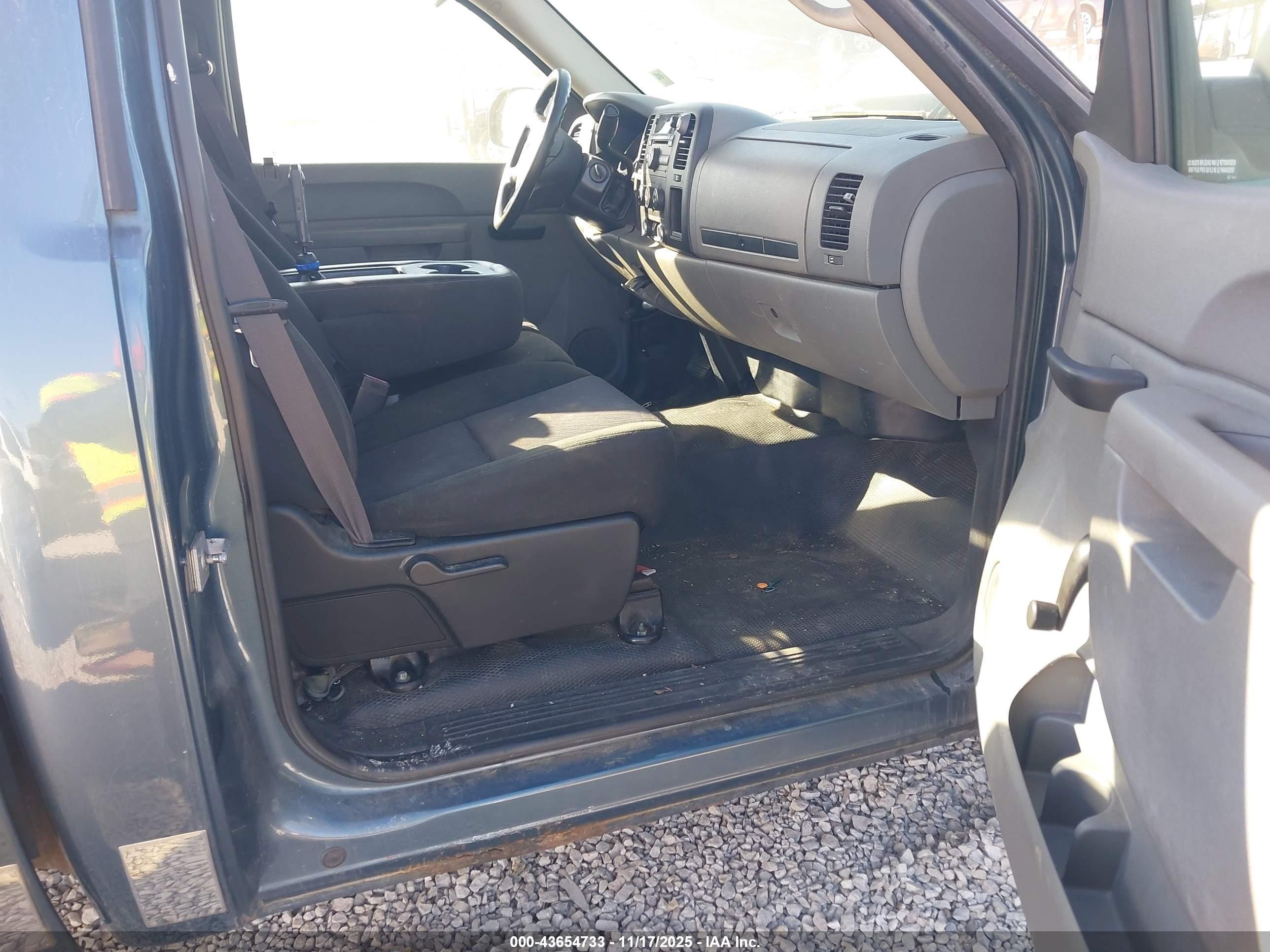 GMC SIERRA image 5