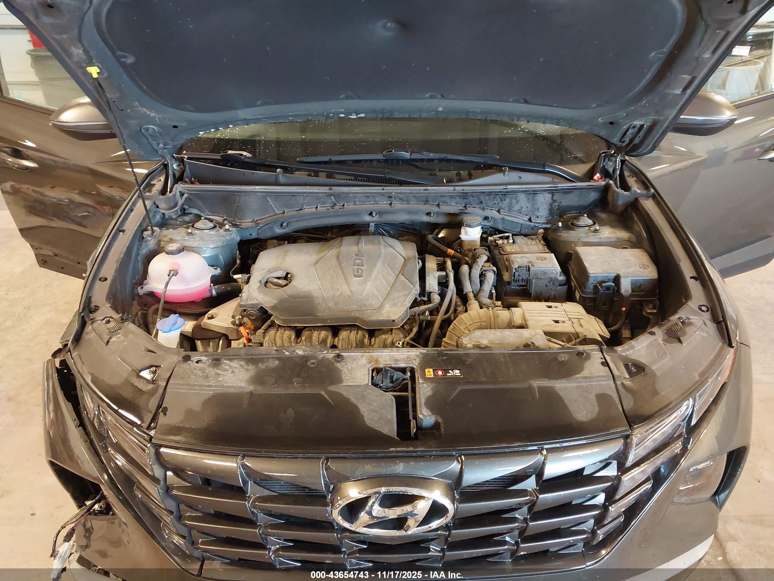 HYUNDAI TUCSON image 10
