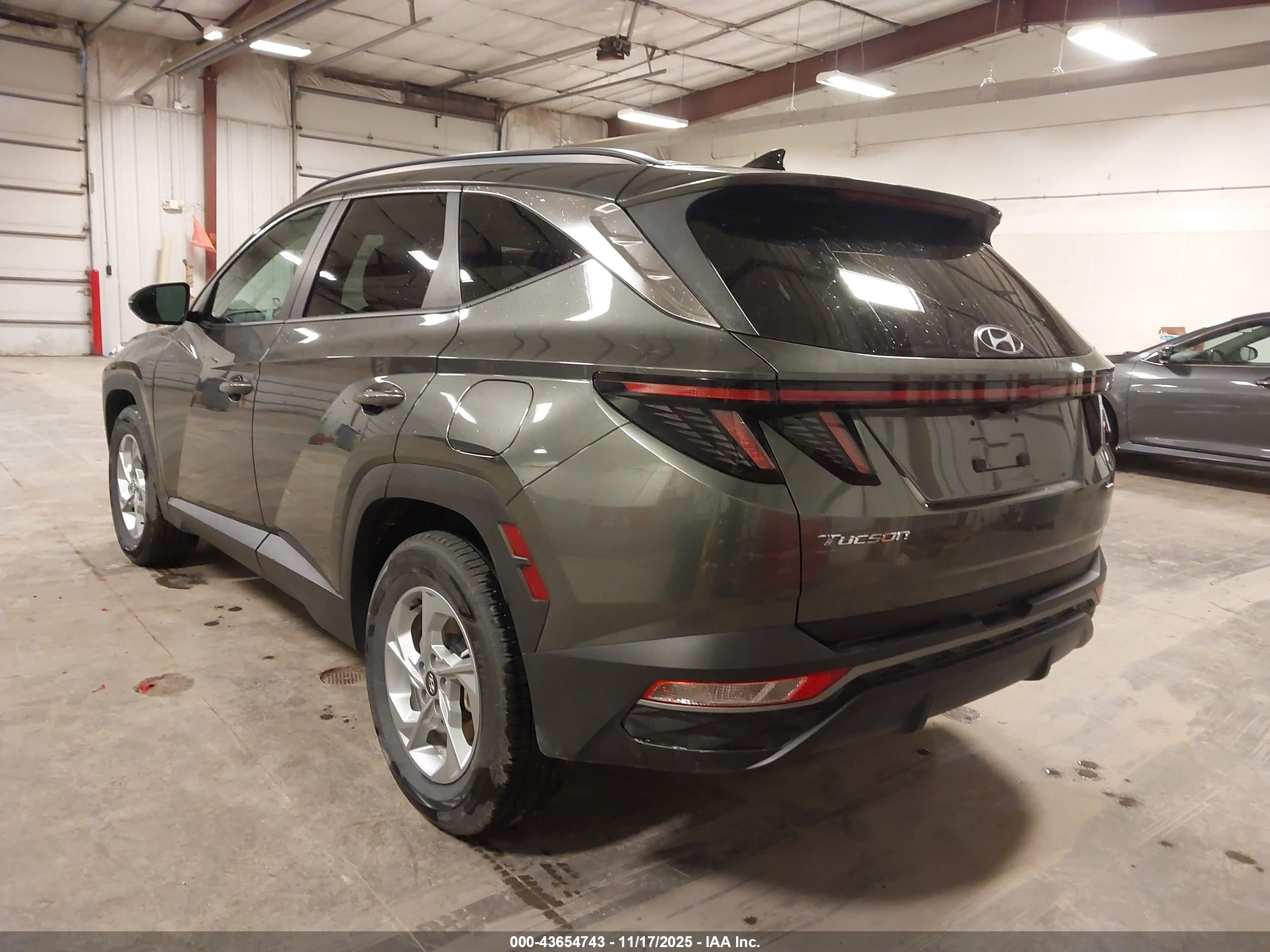 HYUNDAI TUCSON image 3