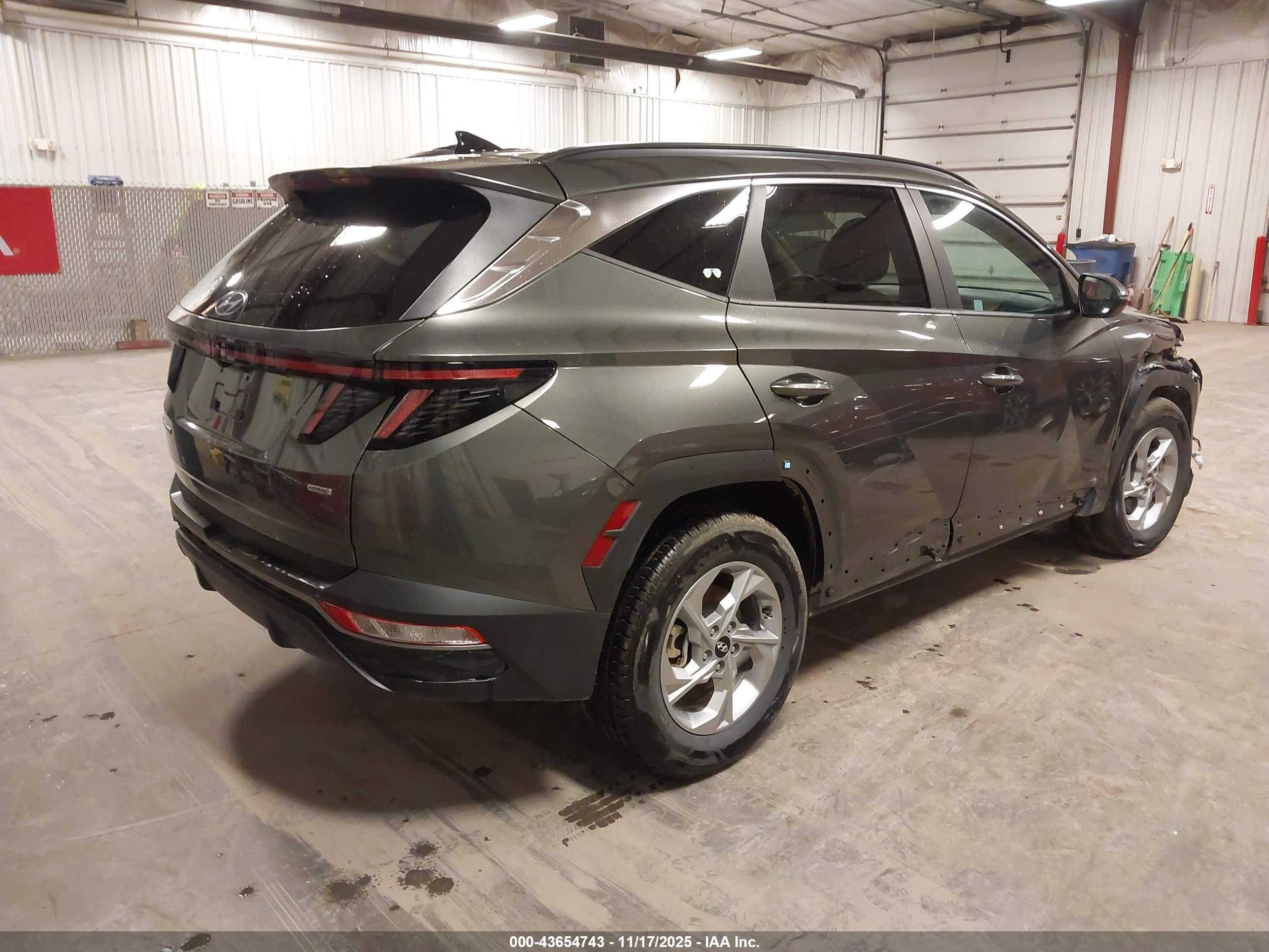 HYUNDAI TUCSON image 4
