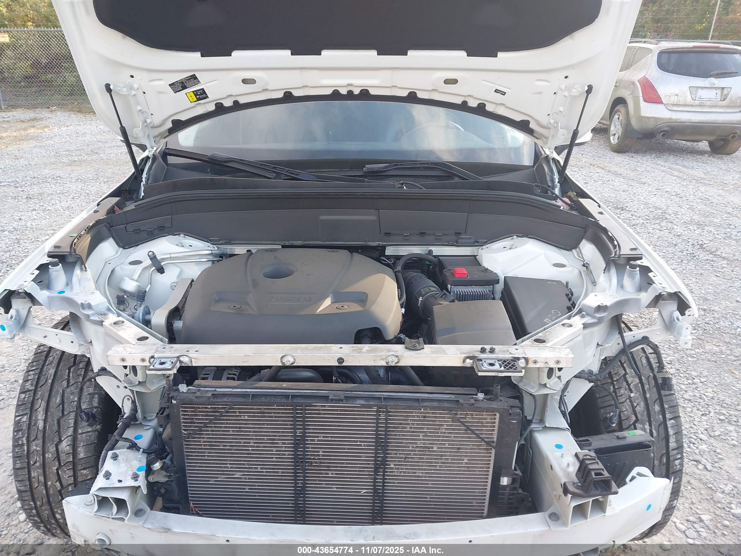 VOLVO XC90 image 10