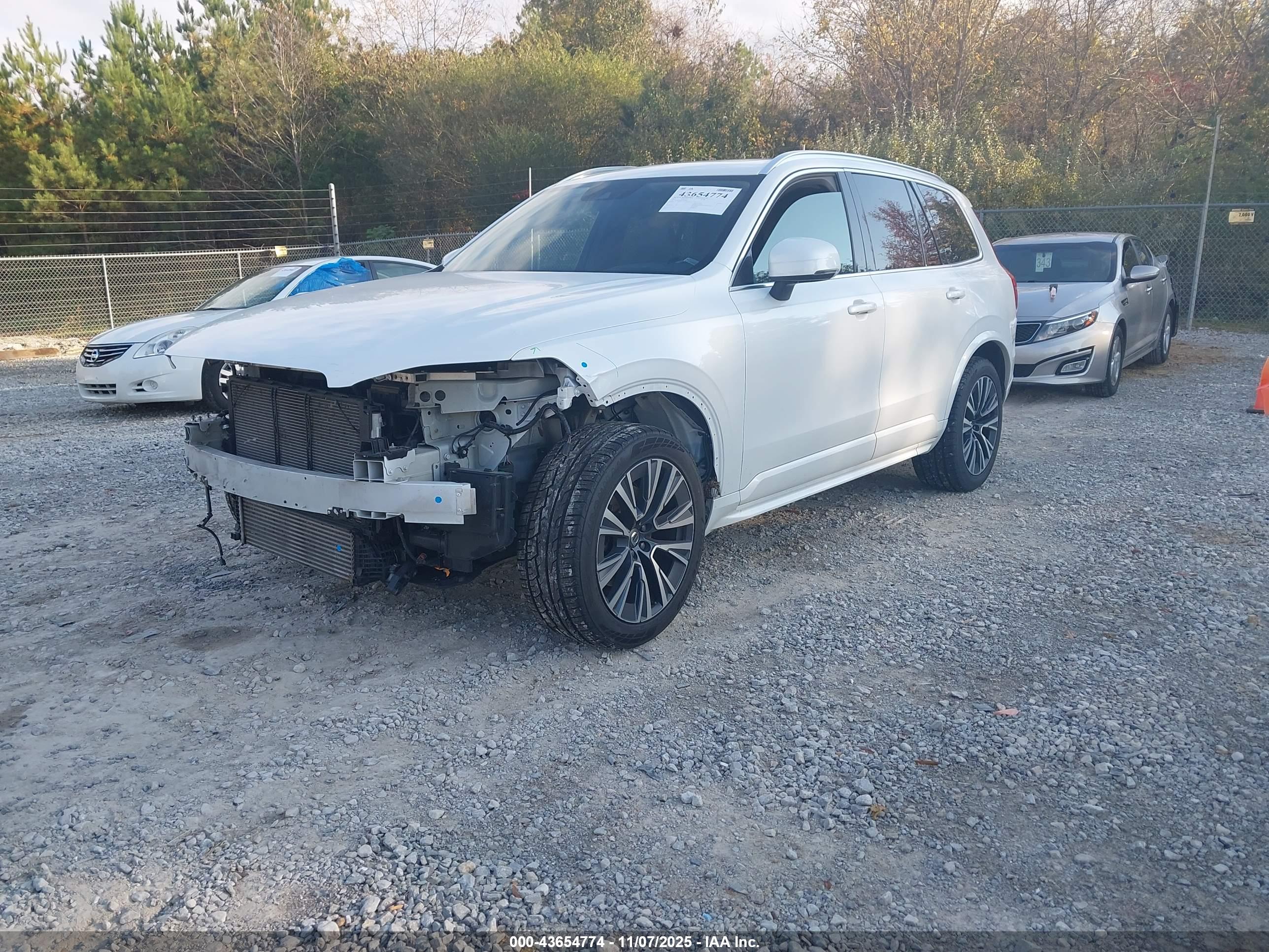 VOLVO XC90 image 2