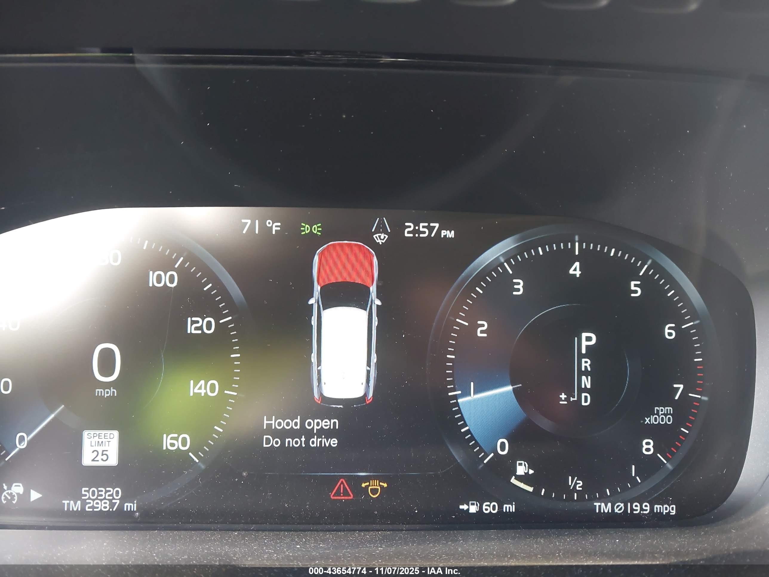 VOLVO XC90 image 7
