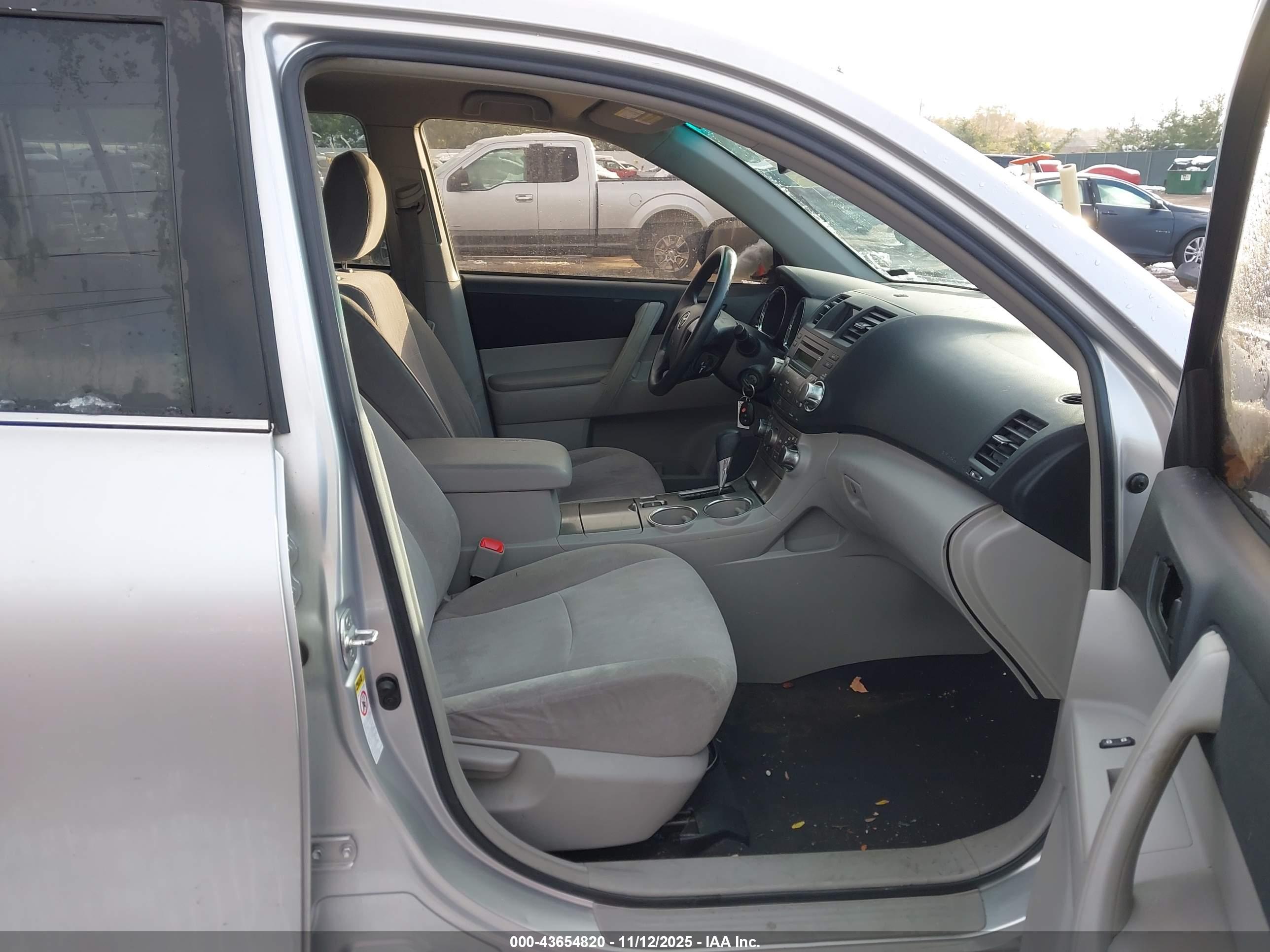 TOYOTA HIGHLANDER image 5