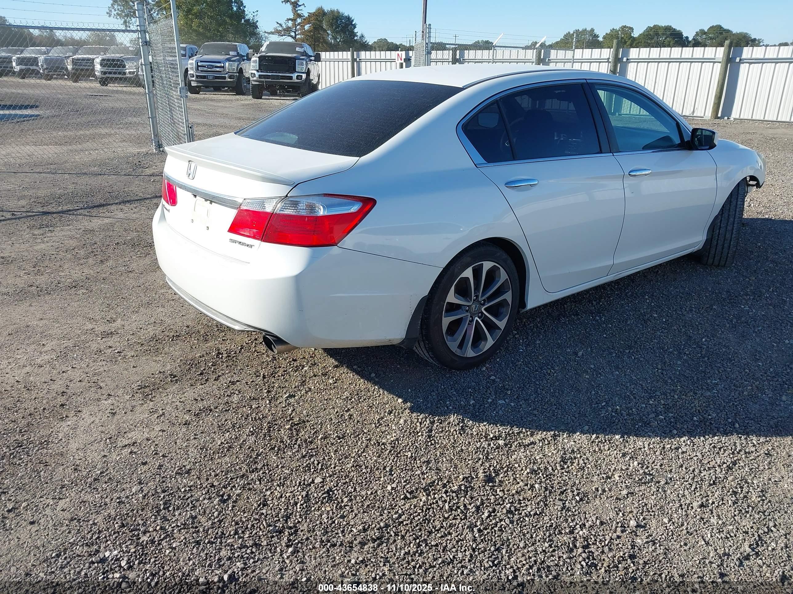 HONDA ACCORD image 4