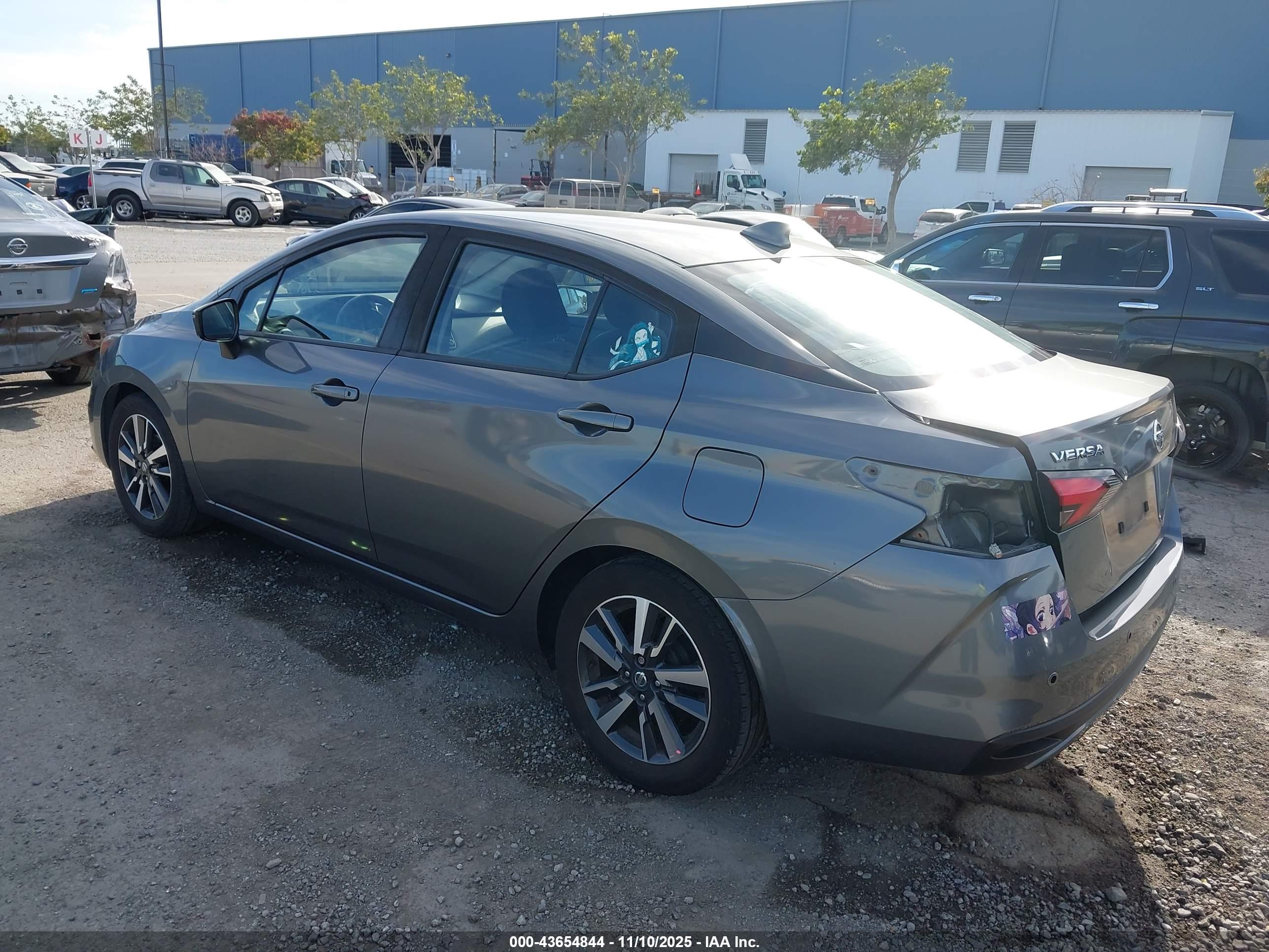 NISSAN VERSA image 3