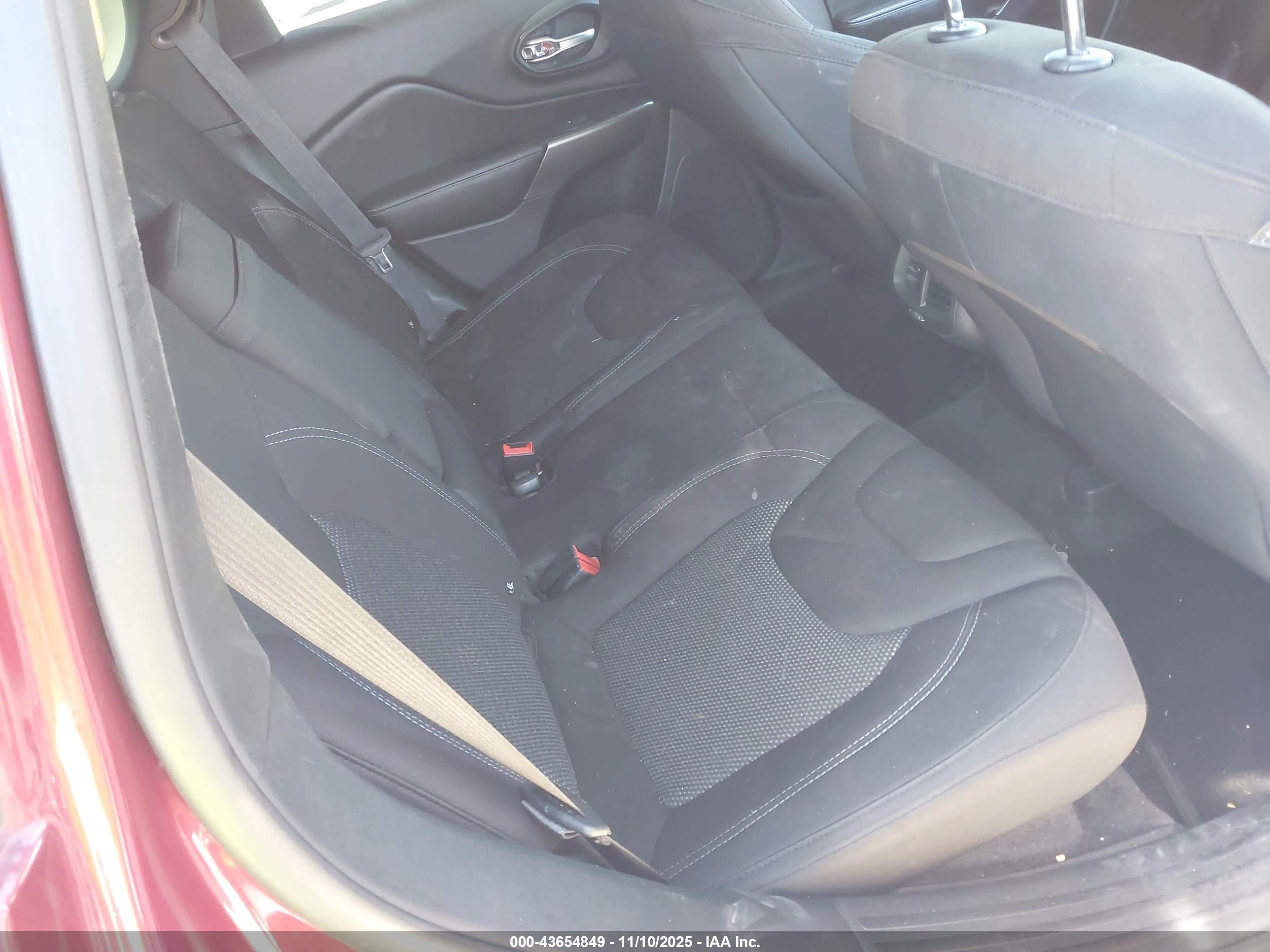JEEP CHEROKEE image 8
