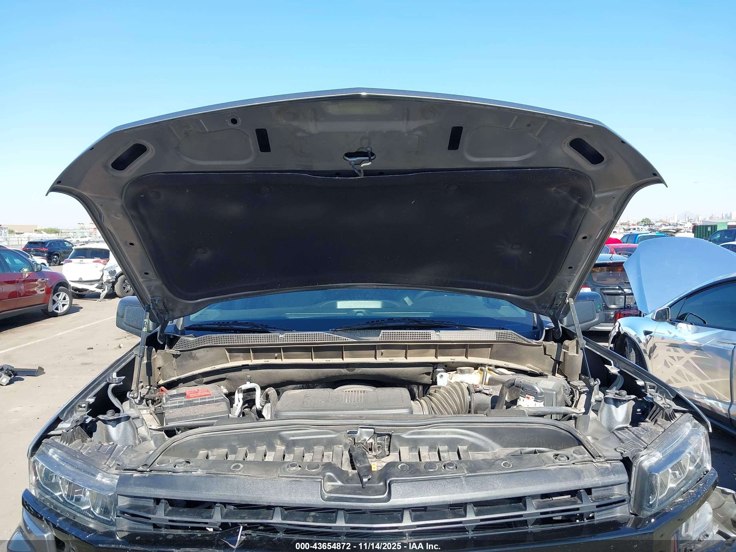 CHEVROLET SILVERADO image 10