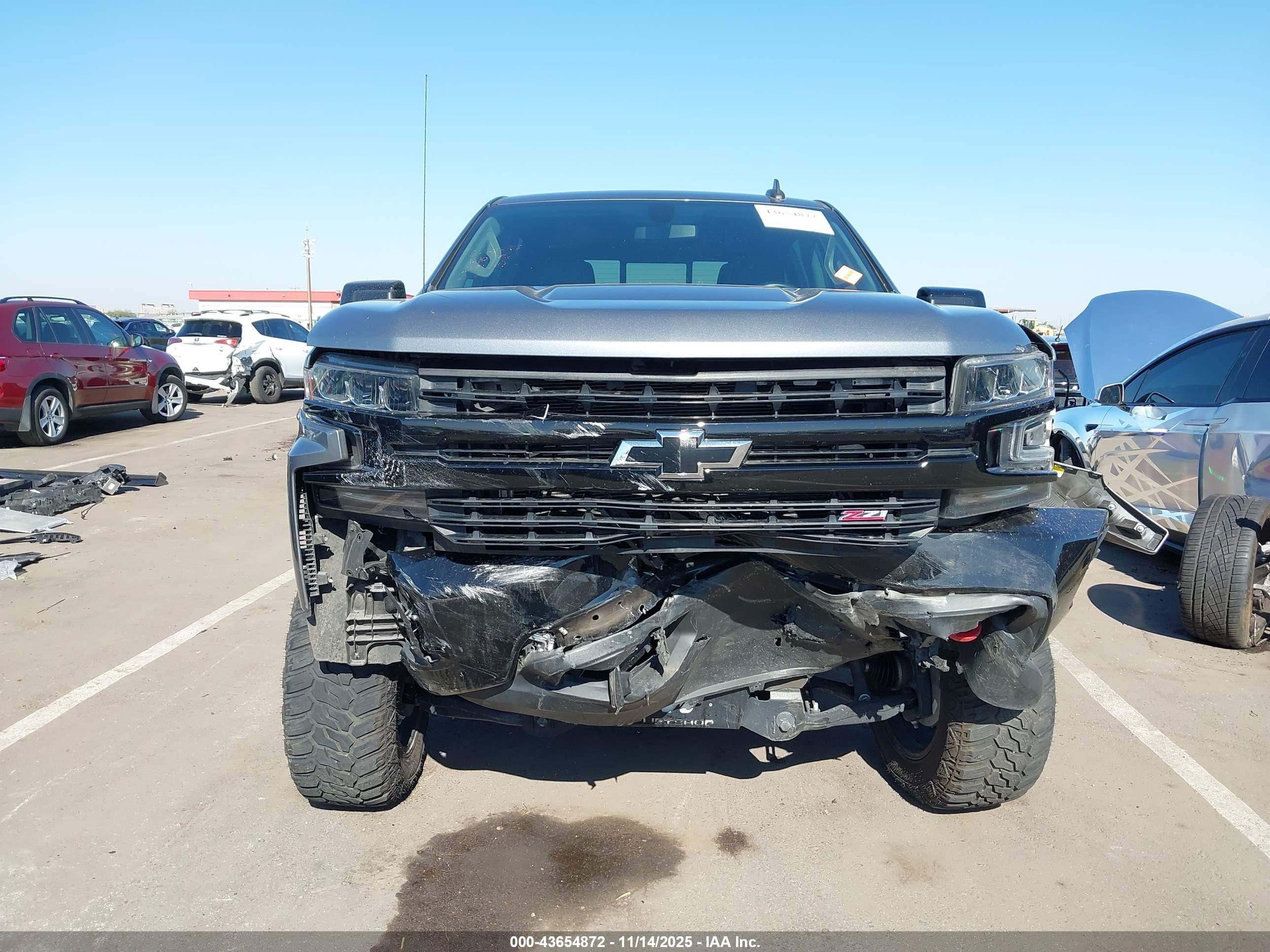 CHEVROLET SILVERADO image 6