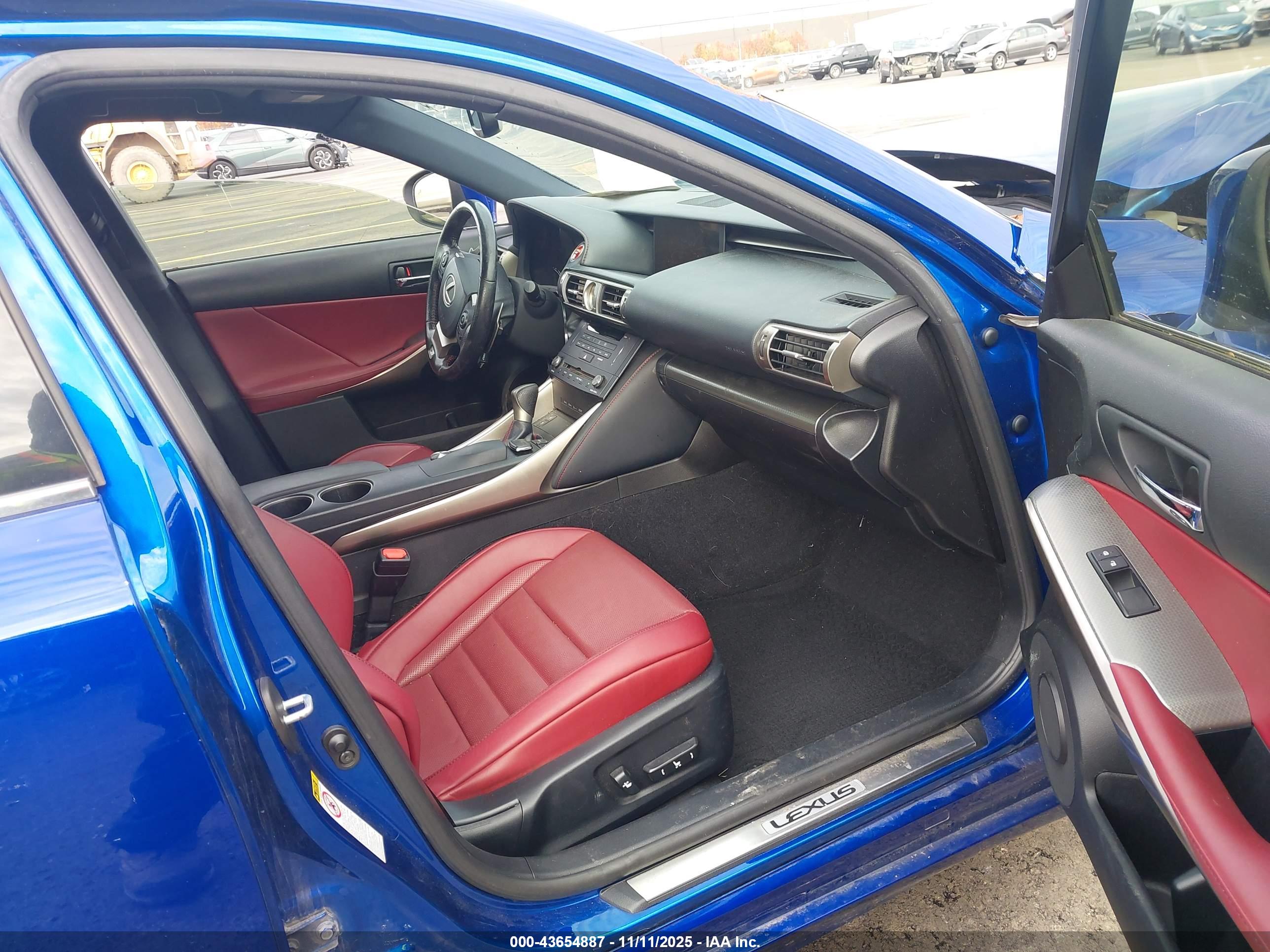 LEXUS IS image 5