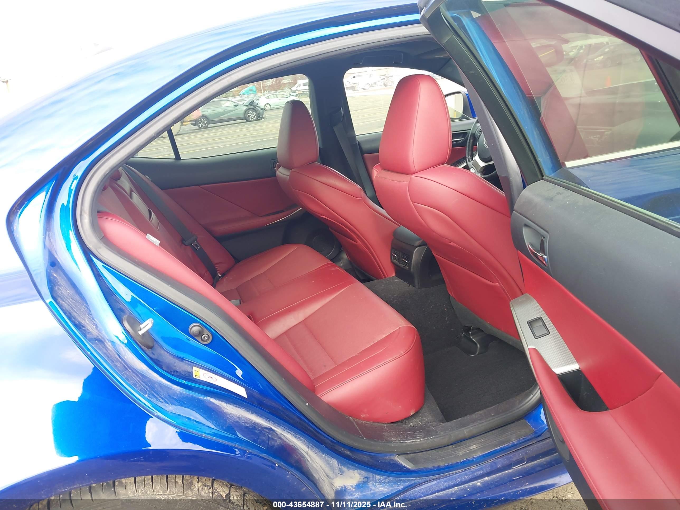 LEXUS IS image 8
