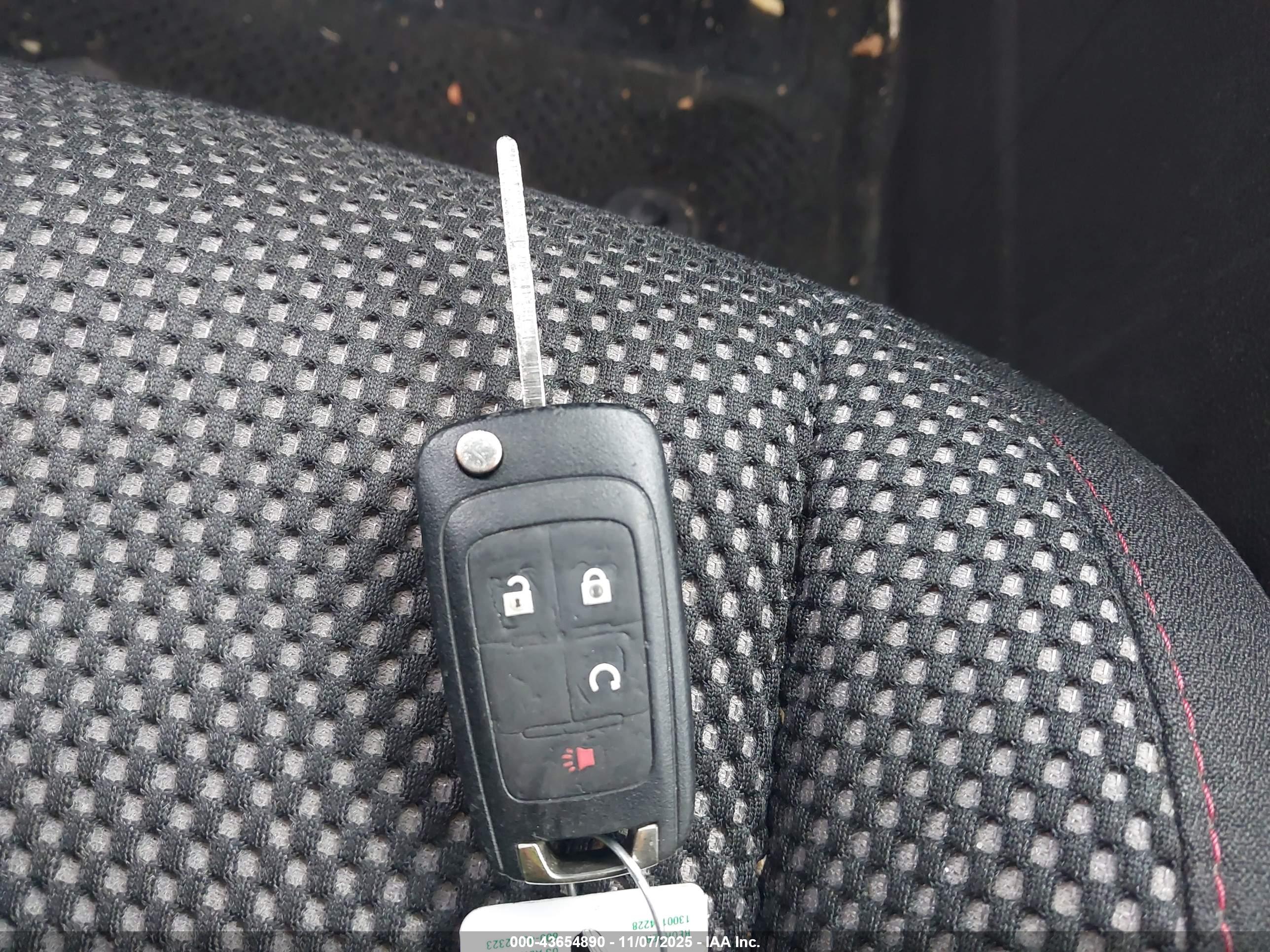 CHEVROLET EQUINOX image 11