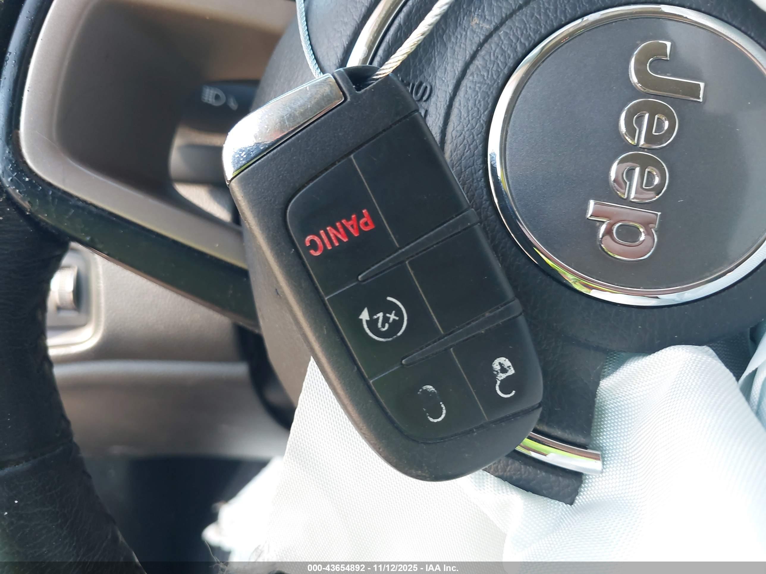 JEEP RENEGADE image 11