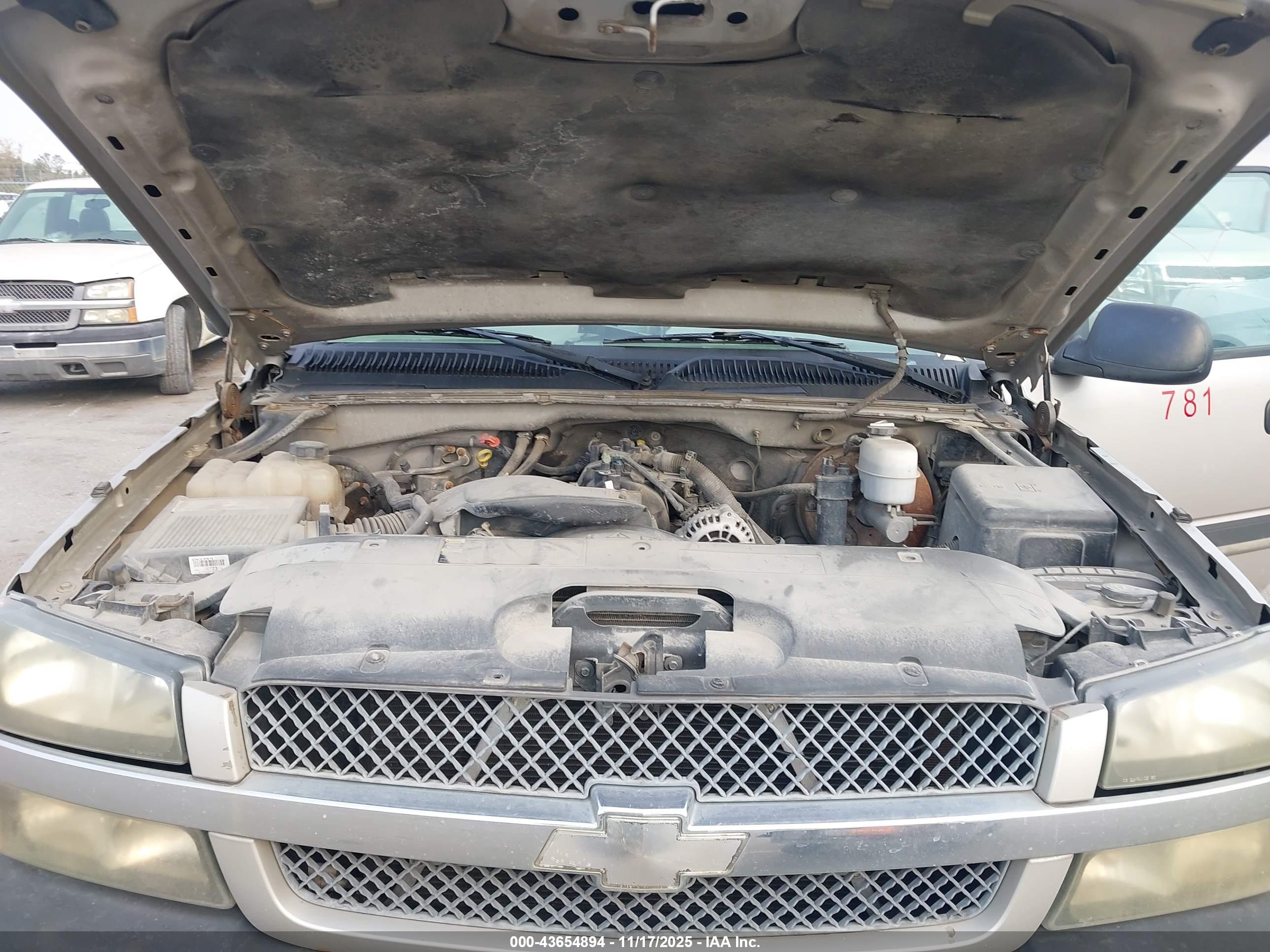 CHEVROLET SILVERADO image 10
