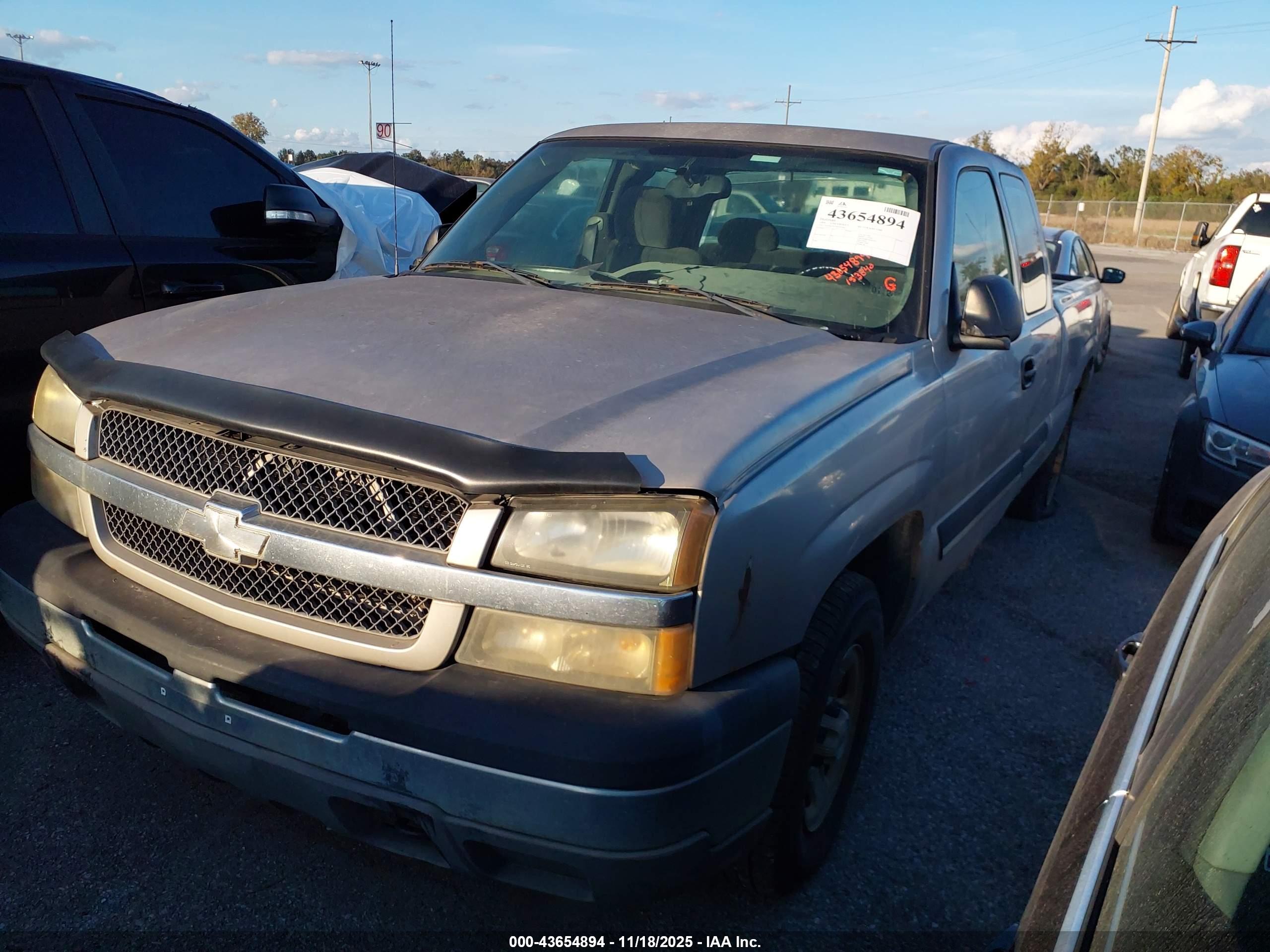 CHEVROLET SILVERADO image 2
