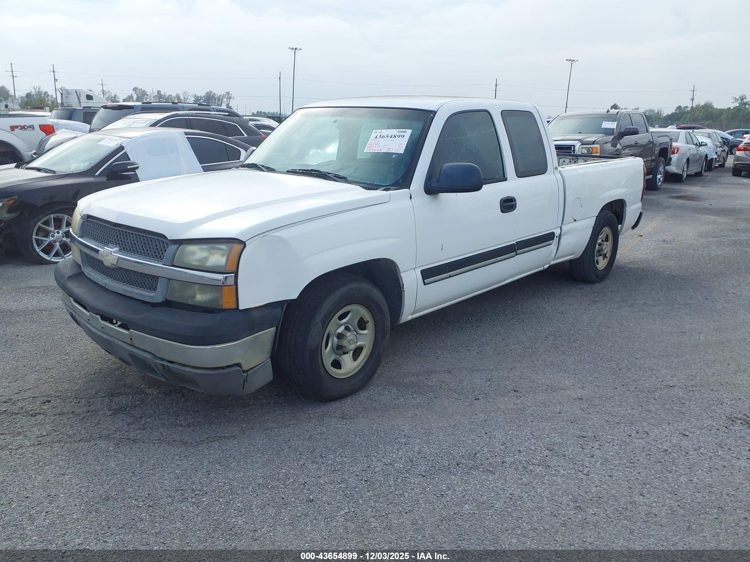 CHEVROLET SILVERADO image 2