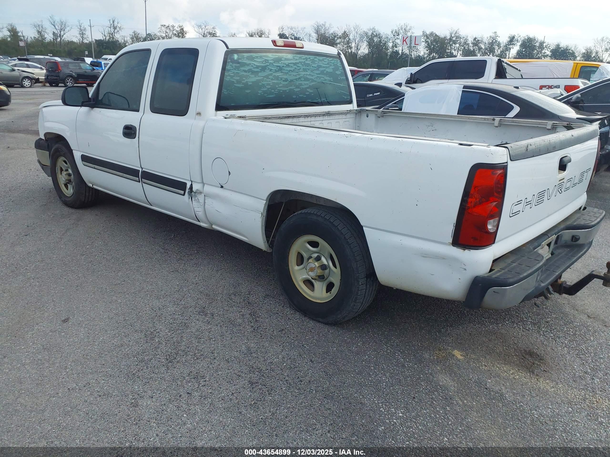 CHEVROLET SILVERADO image 6