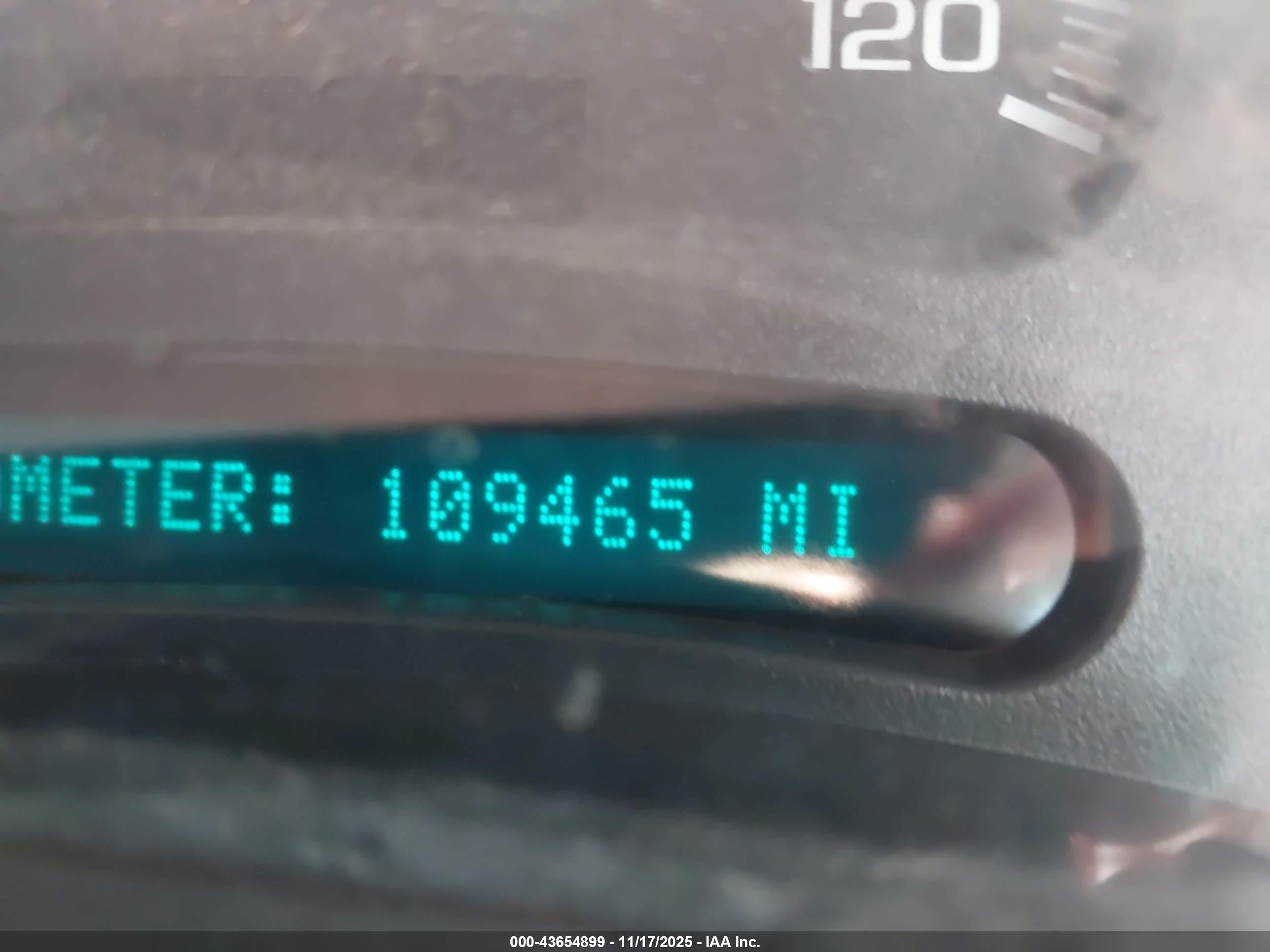 CHEVROLET SILVERADO image 7