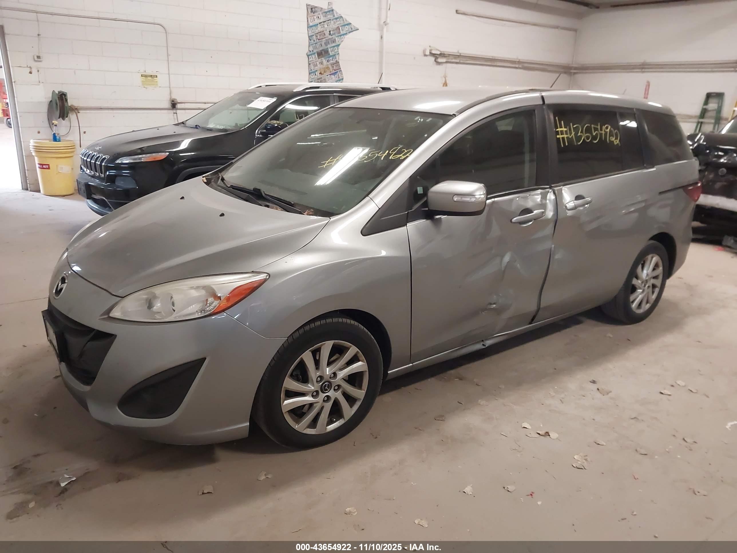 MAZDA MAZDA5 image 2