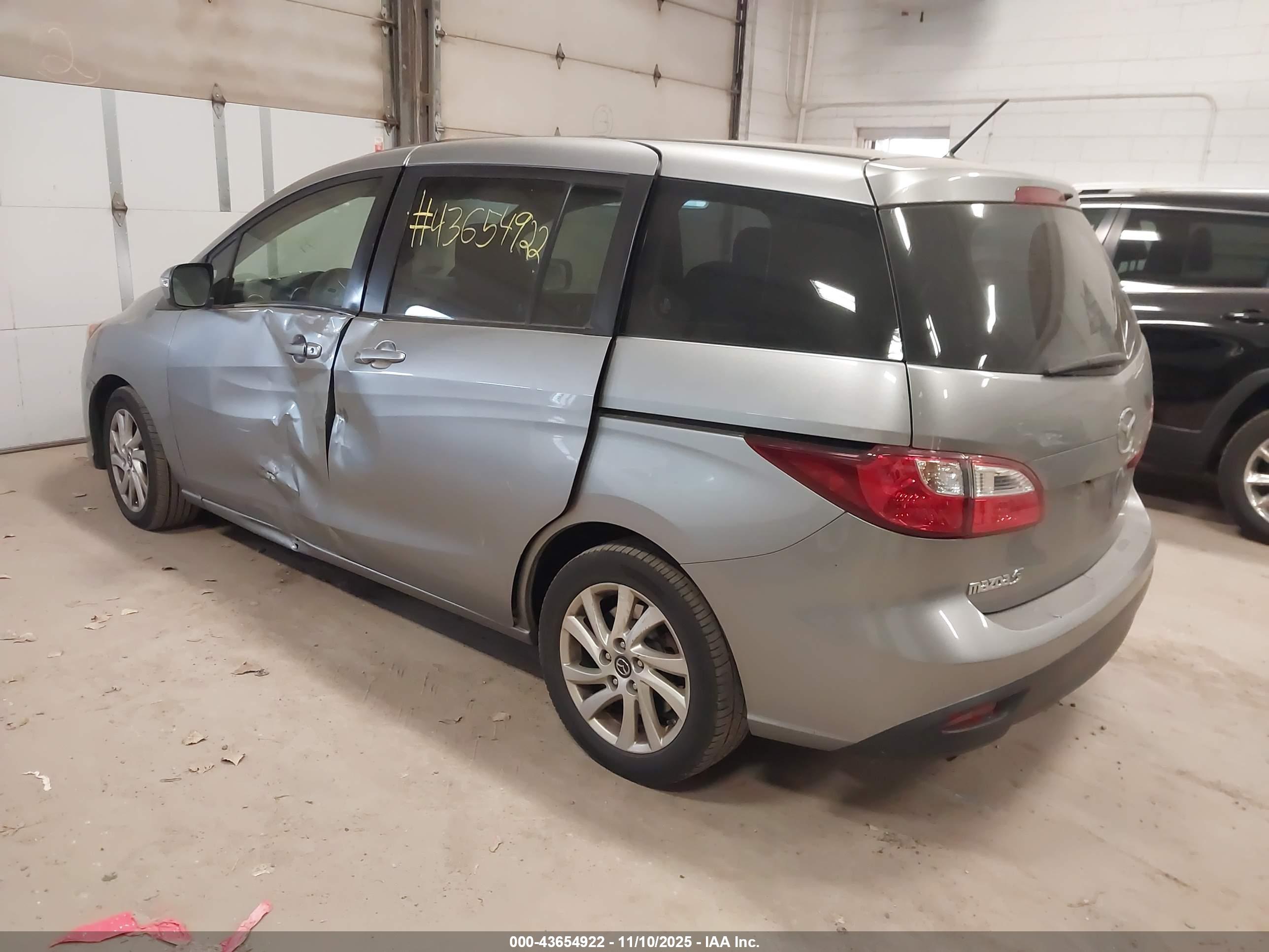 MAZDA MAZDA5 image 3