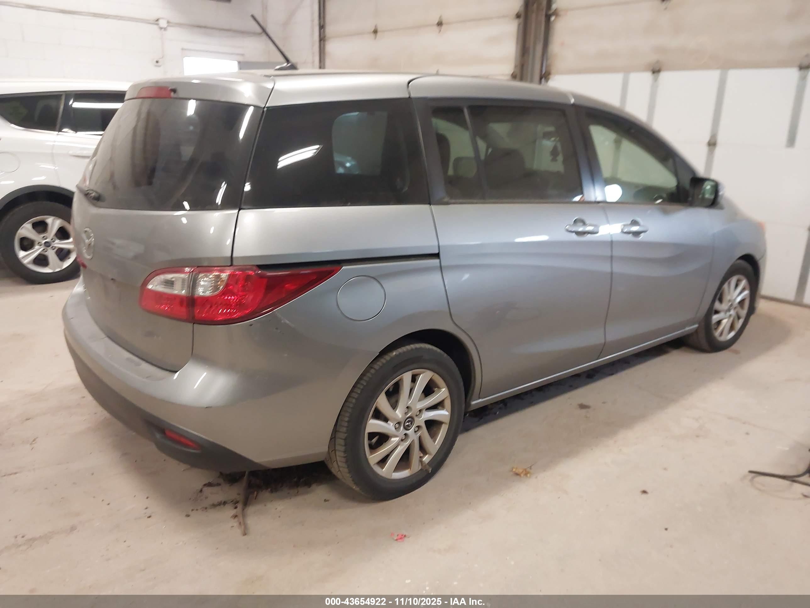 MAZDA MAZDA5 image 4