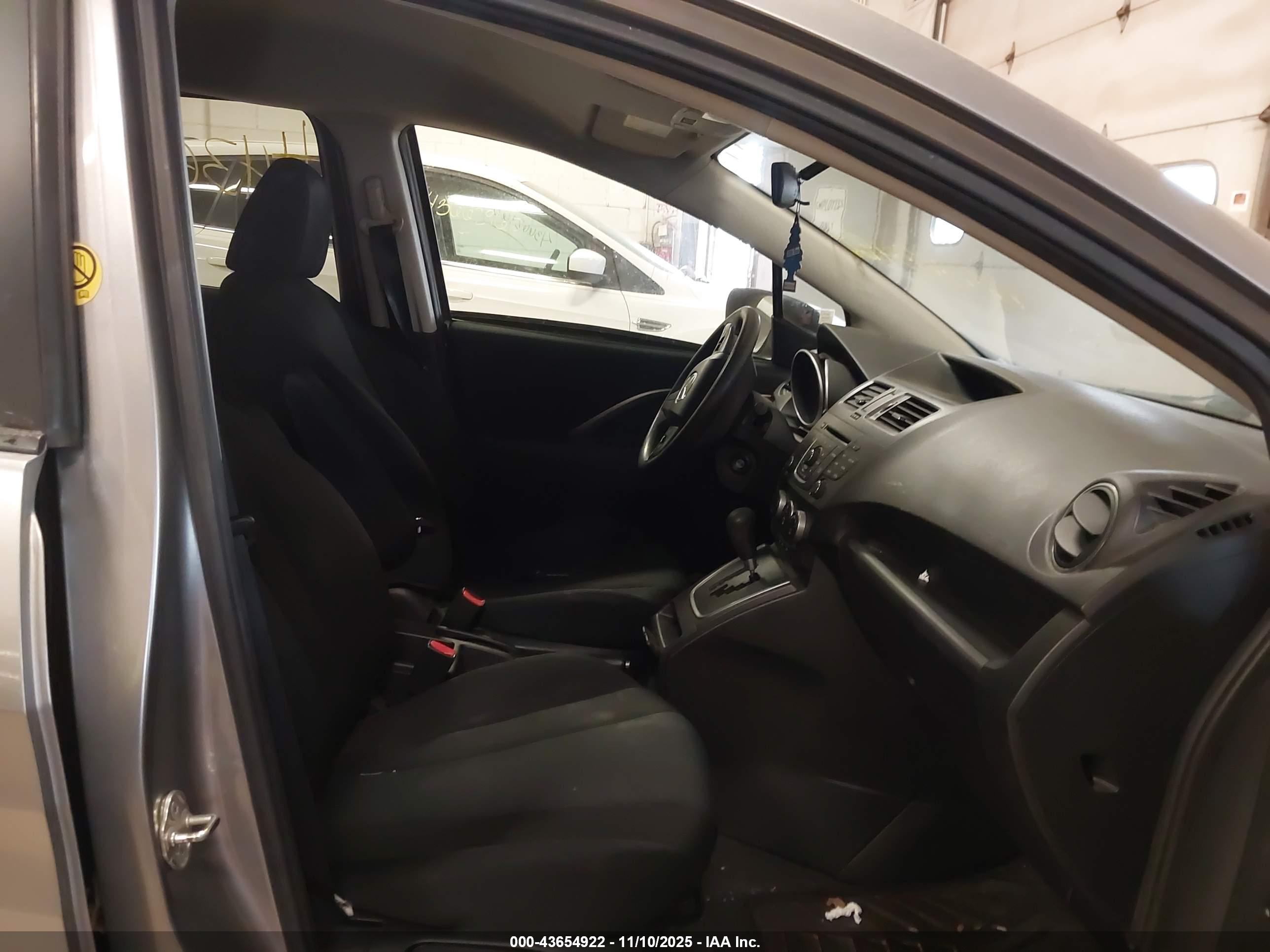 MAZDA MAZDA5 image 5