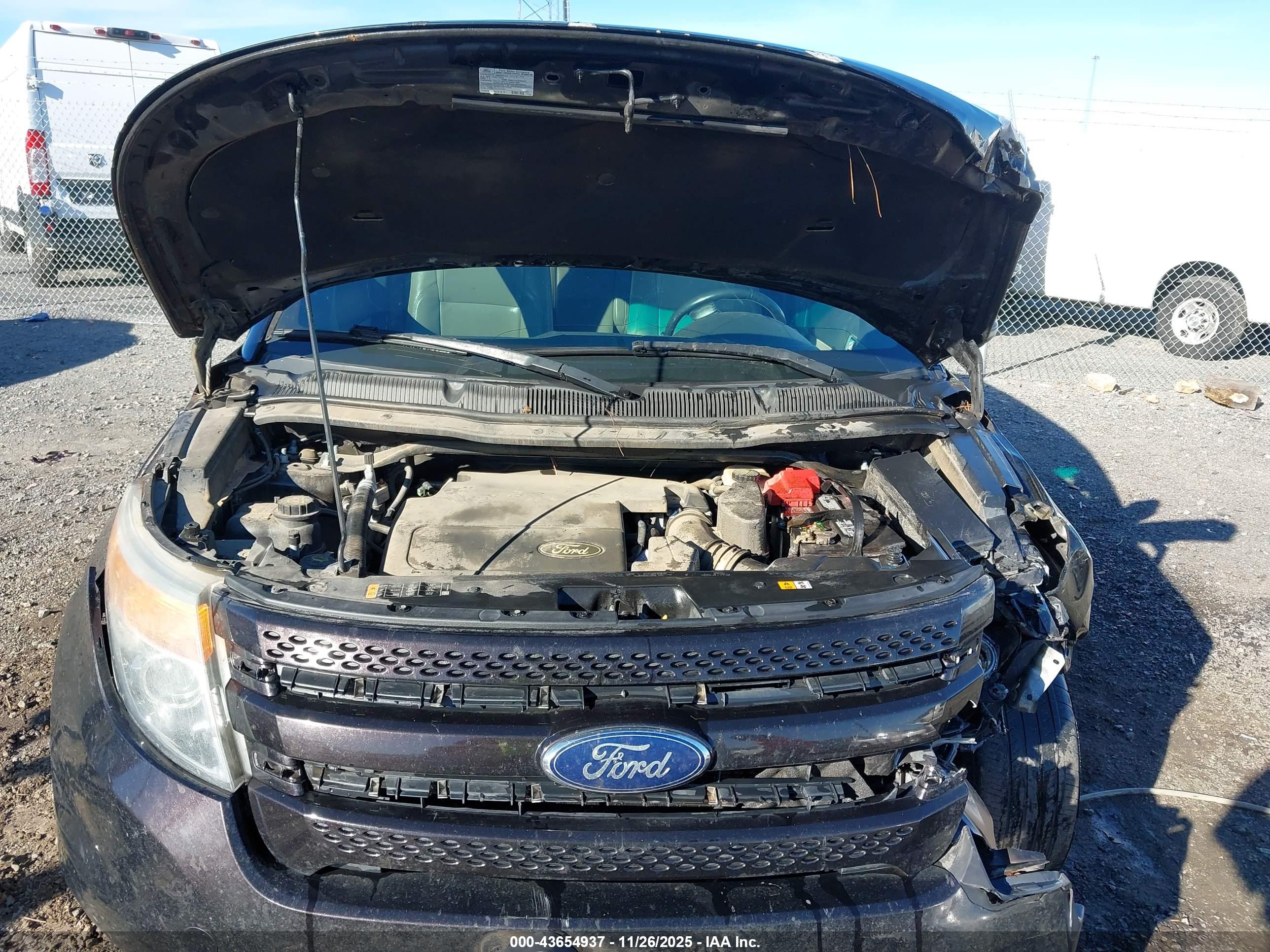 FORD EXPLORER image 10
