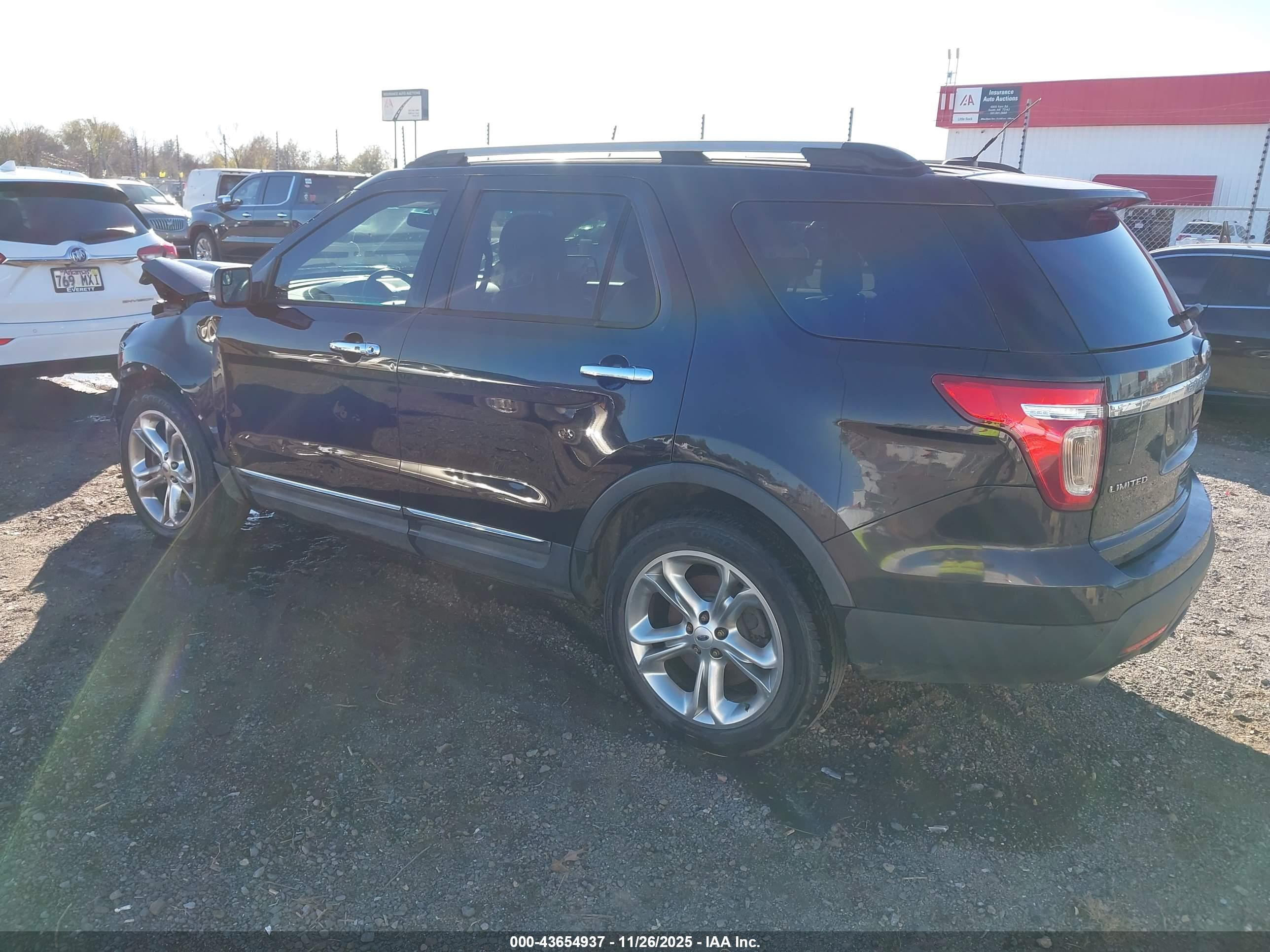 FORD EXPLORER image 3