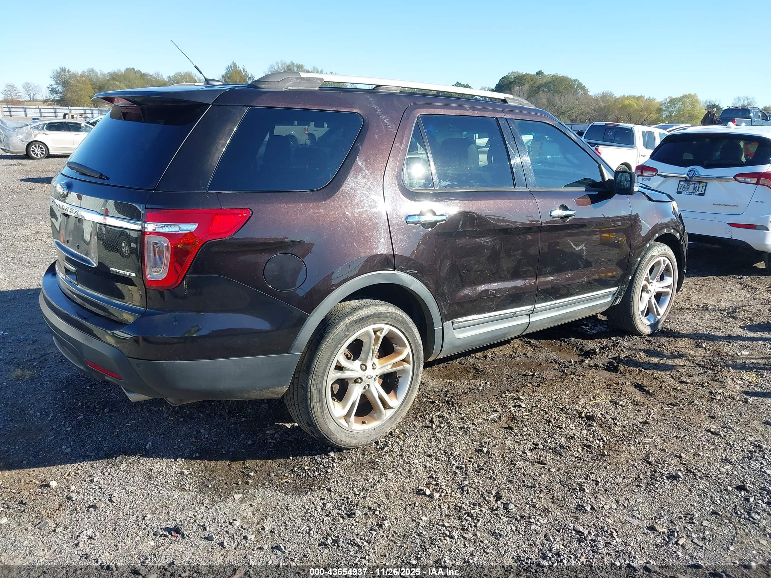 FORD EXPLORER image 4
