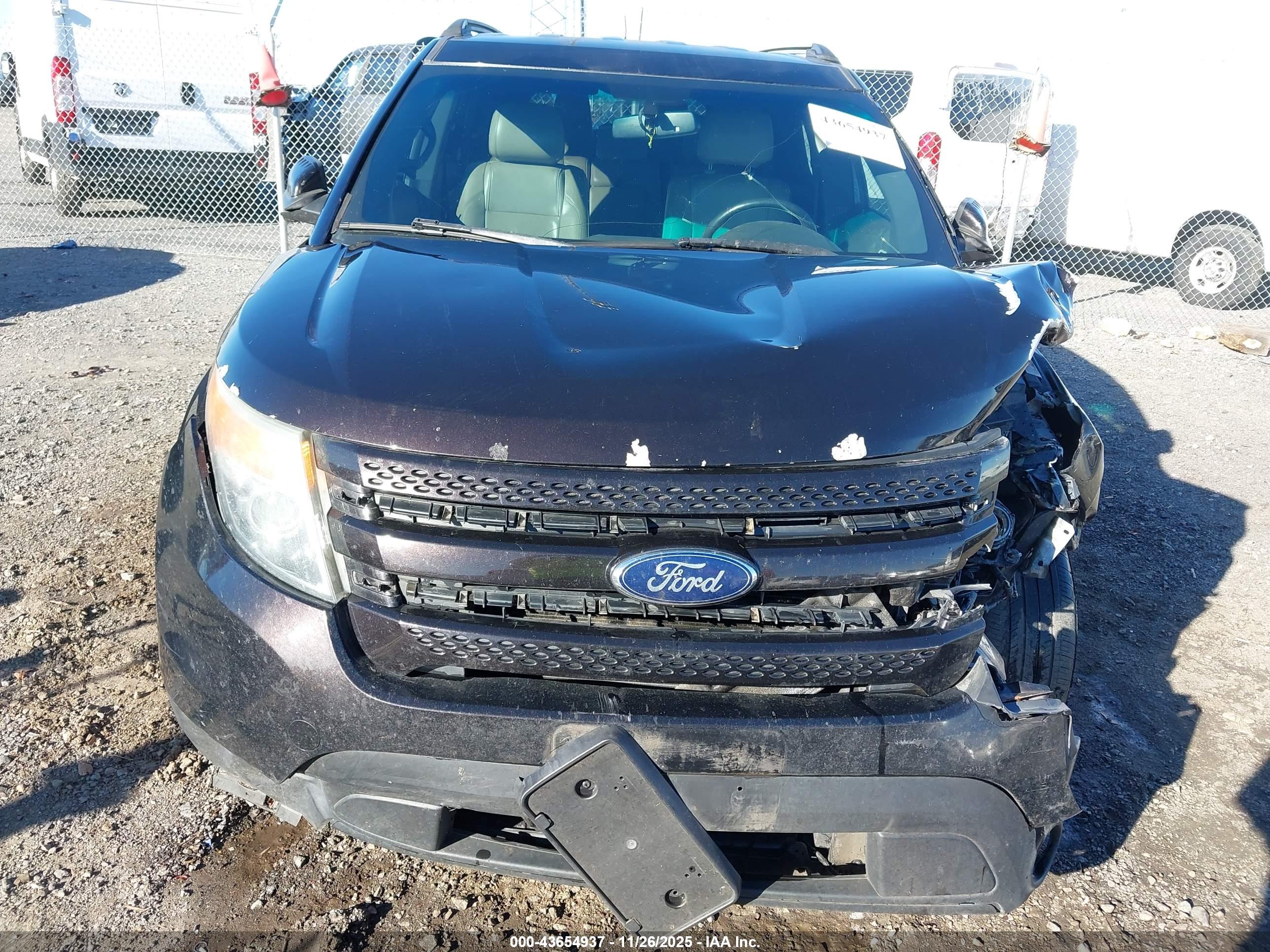 FORD EXPLORER image 6