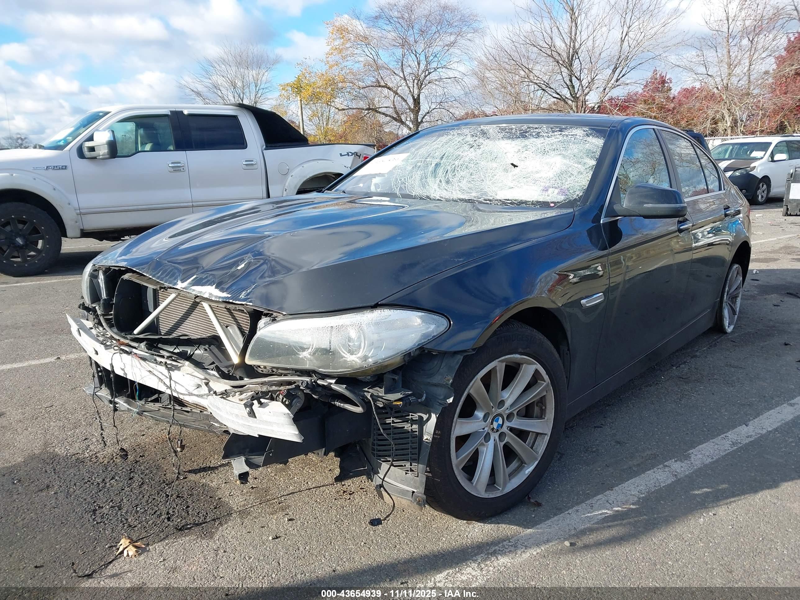 BMW 528I image 2