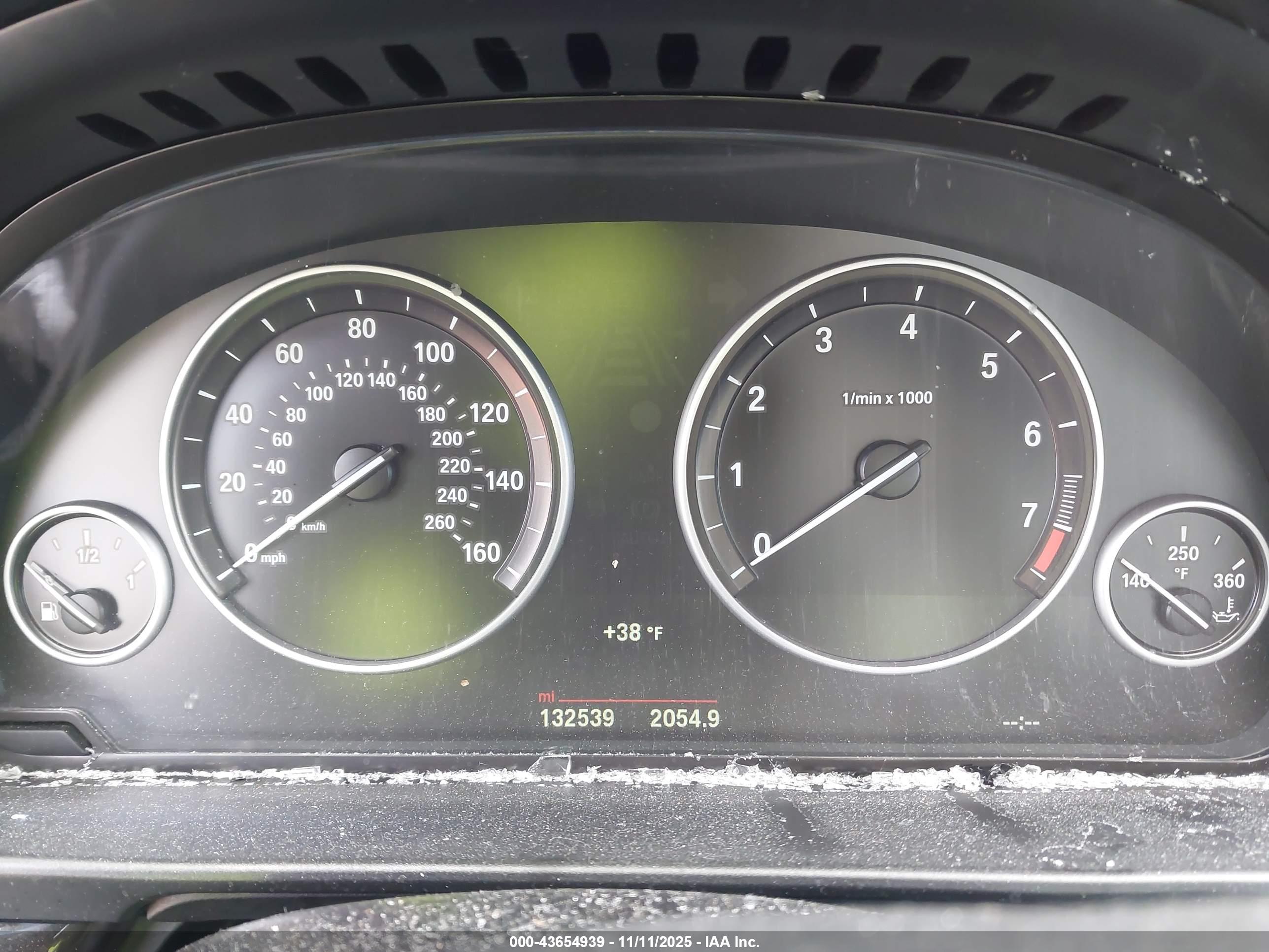 BMW 528I image 7